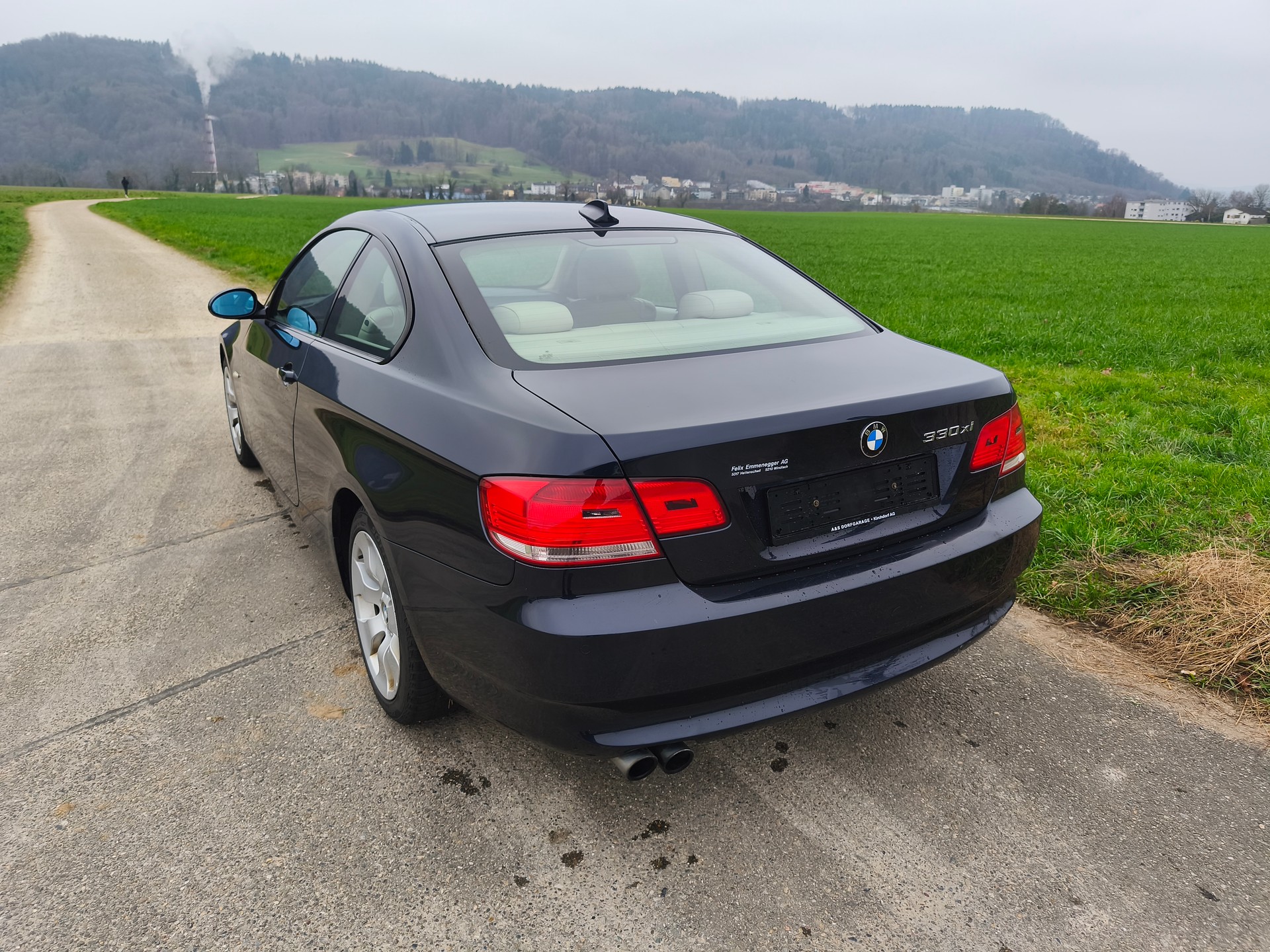 BMW 330i xDrive Coupé-image-2
