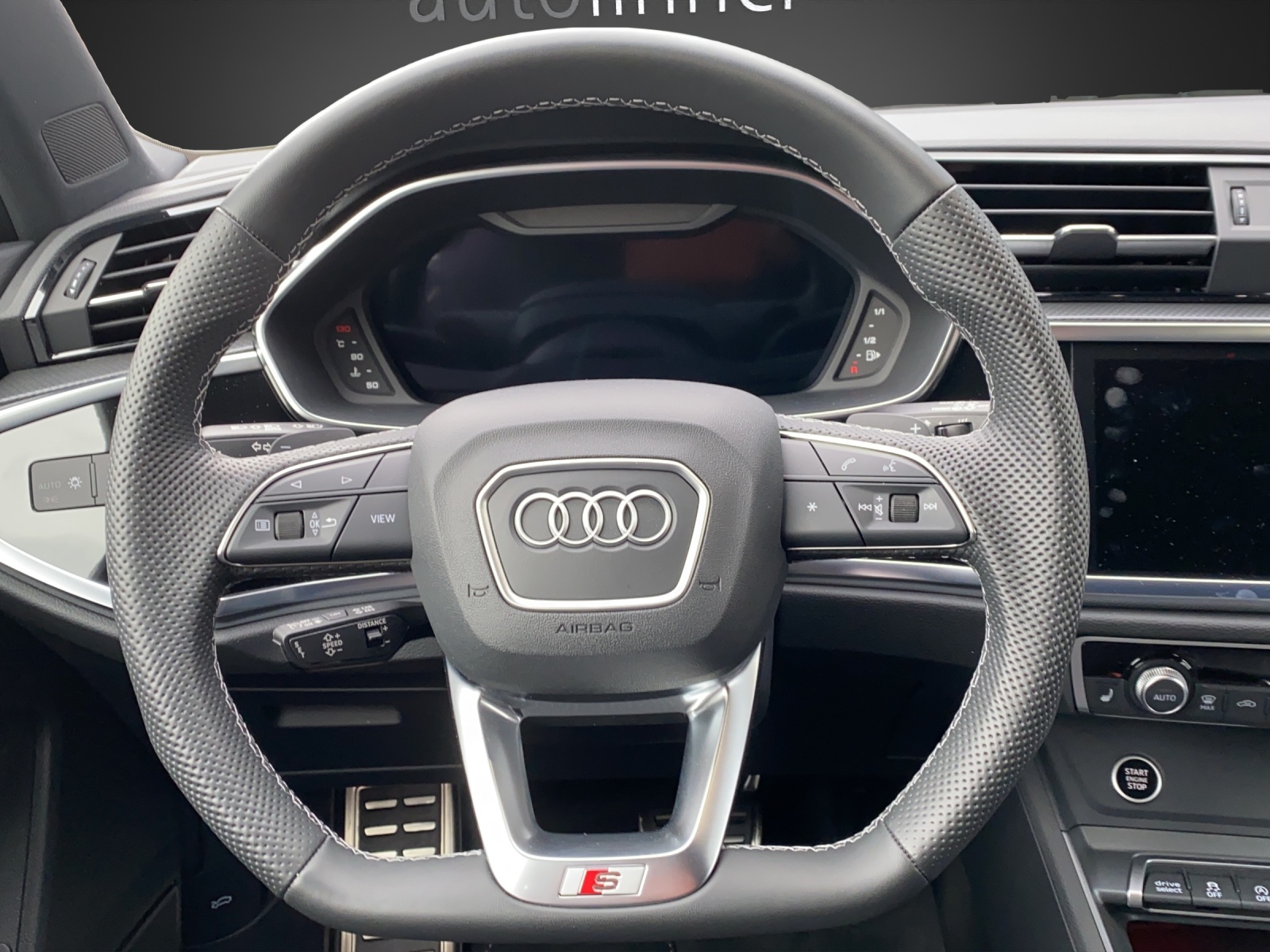 AUDI Q3 45 TFSI S line quattro S-tronic-image-10
