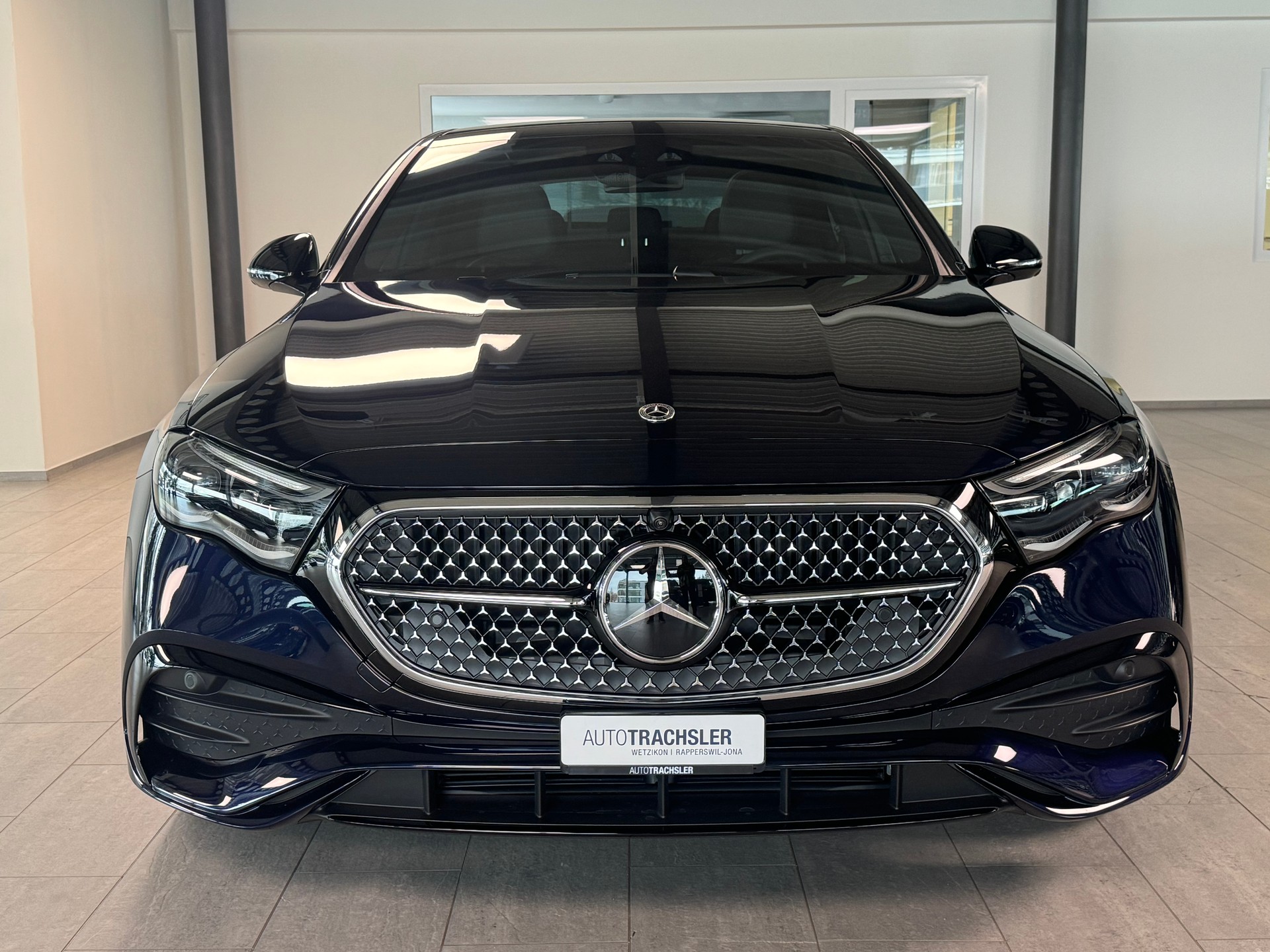 MERCEDES-BENZ E 220 d 4Matic 9G-Tronic-image-3