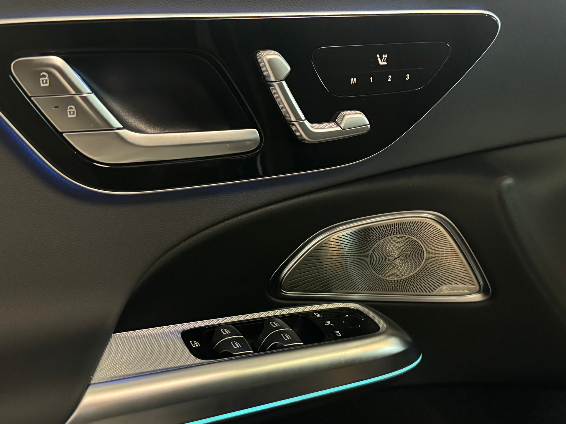 MERCEDES-BENZ E 220 d 4Matic 9G-Tronic-image-14