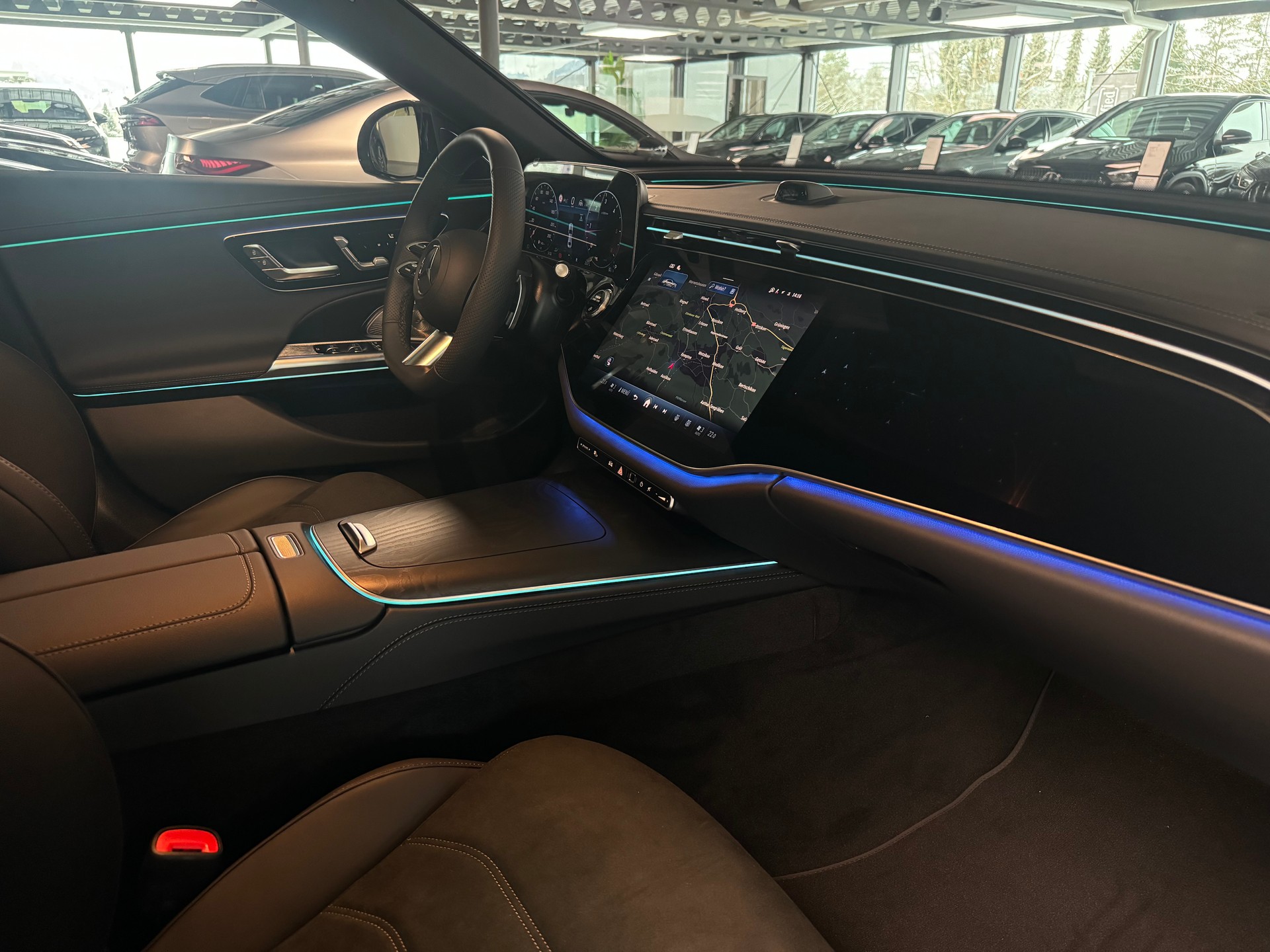 MERCEDES-BENZ E 220 d 4Matic 9G-Tronic-image-8