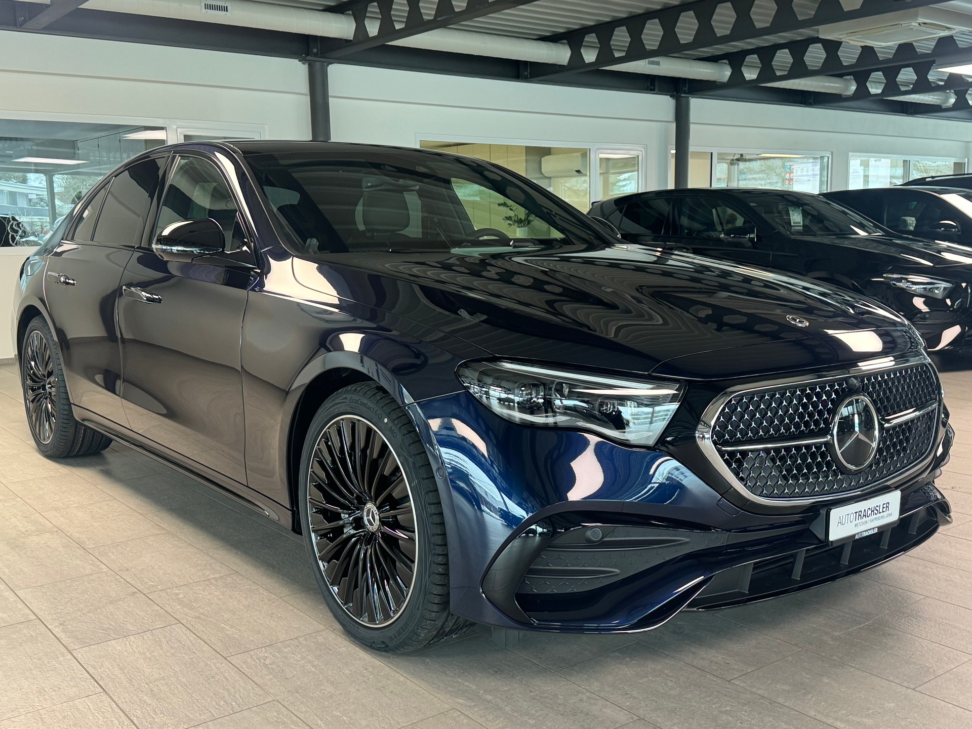 MERCEDES-BENZ E 220 d 4Matic 9G-Tronic-image-2