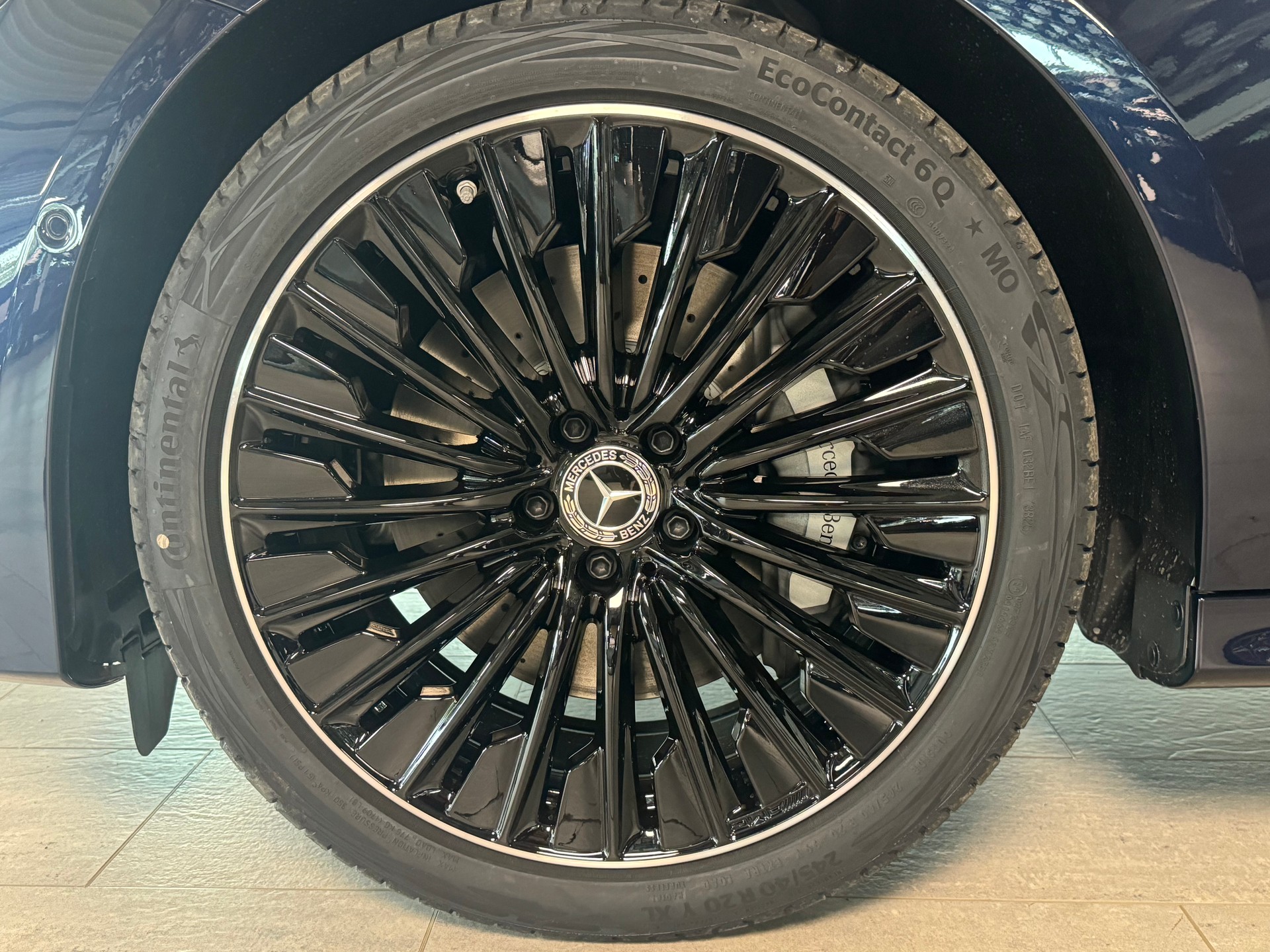 MERCEDES-BENZ E 220 d 4Matic 9G-Tronic-image-4