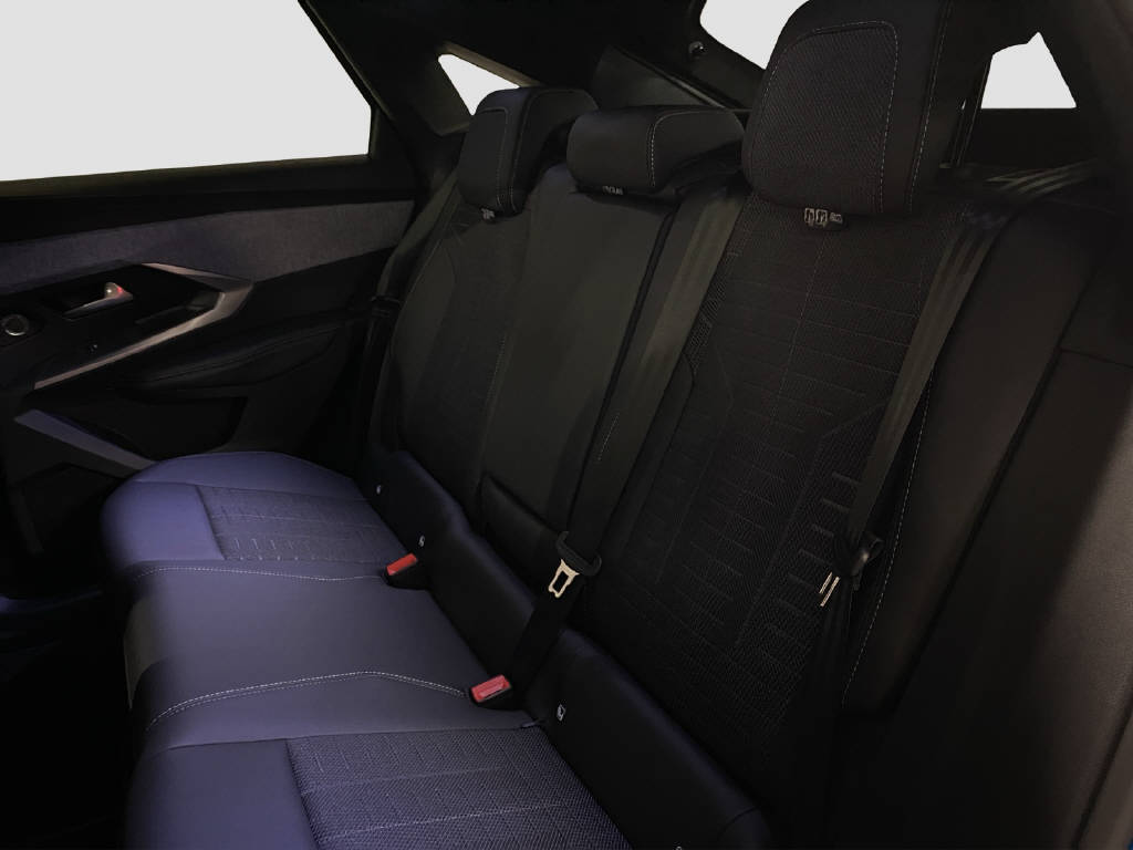 PEUGEOT 3008 1.6 PHEV GT-image-12