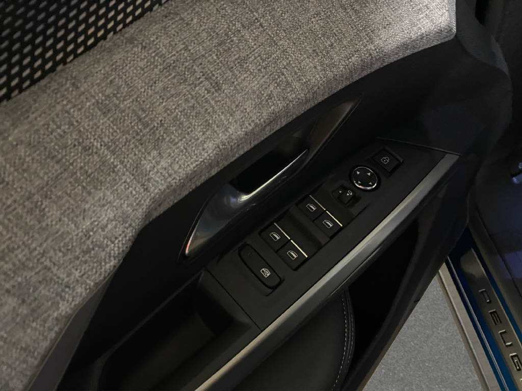 PEUGEOT 3008 1.6 PHEV GT-image-11