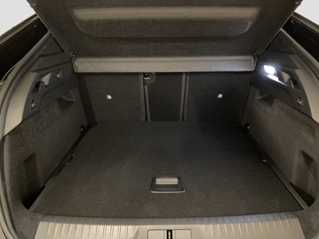 PEUGEOT 3008 1.6 PHEV GT-image-14