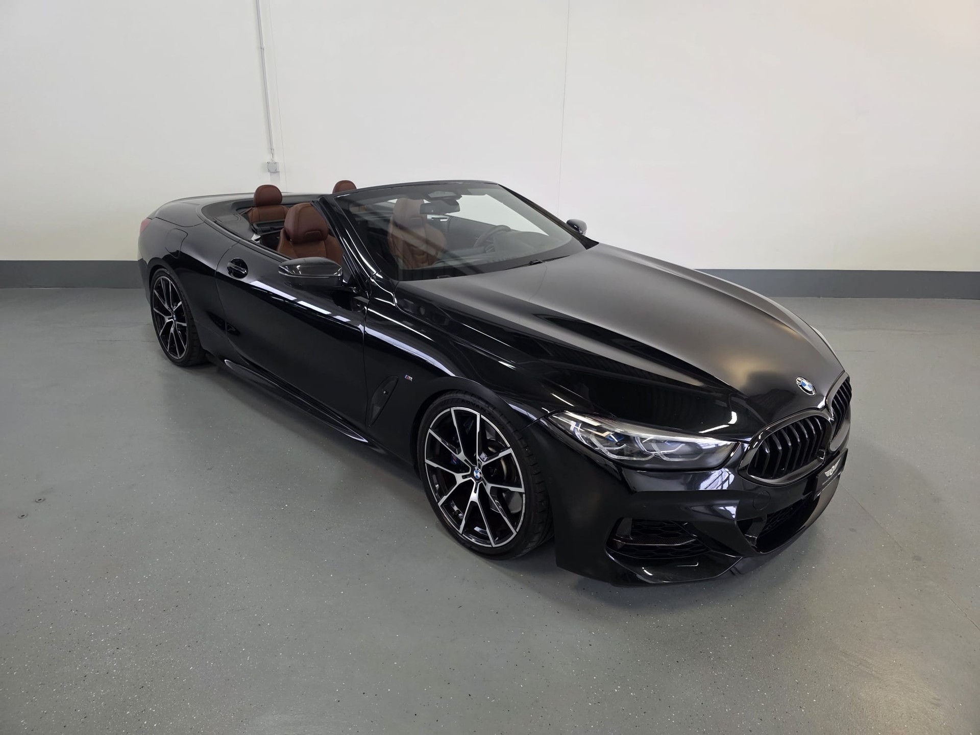 BMW M850i xDrive Steptronic-showroom-element-1