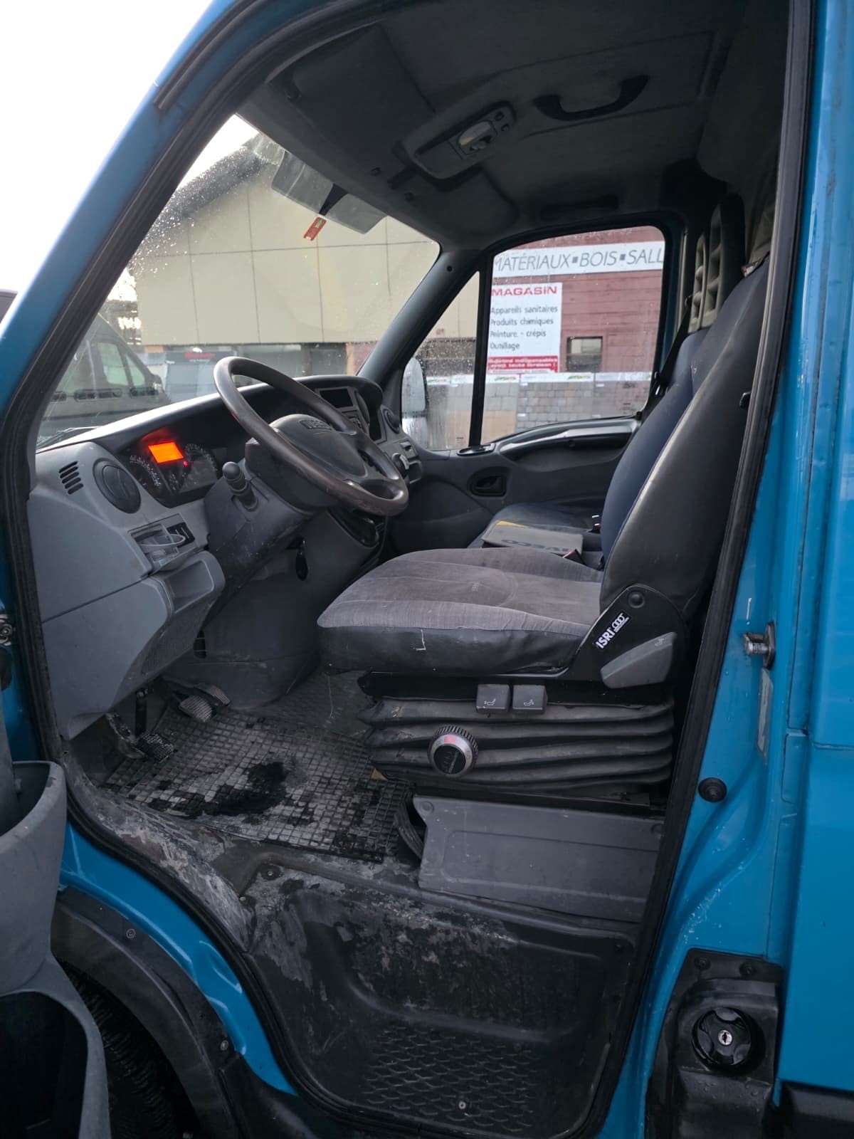 IVECO 29L14V fourgon 10'8m3 - H2 / L1-image-9