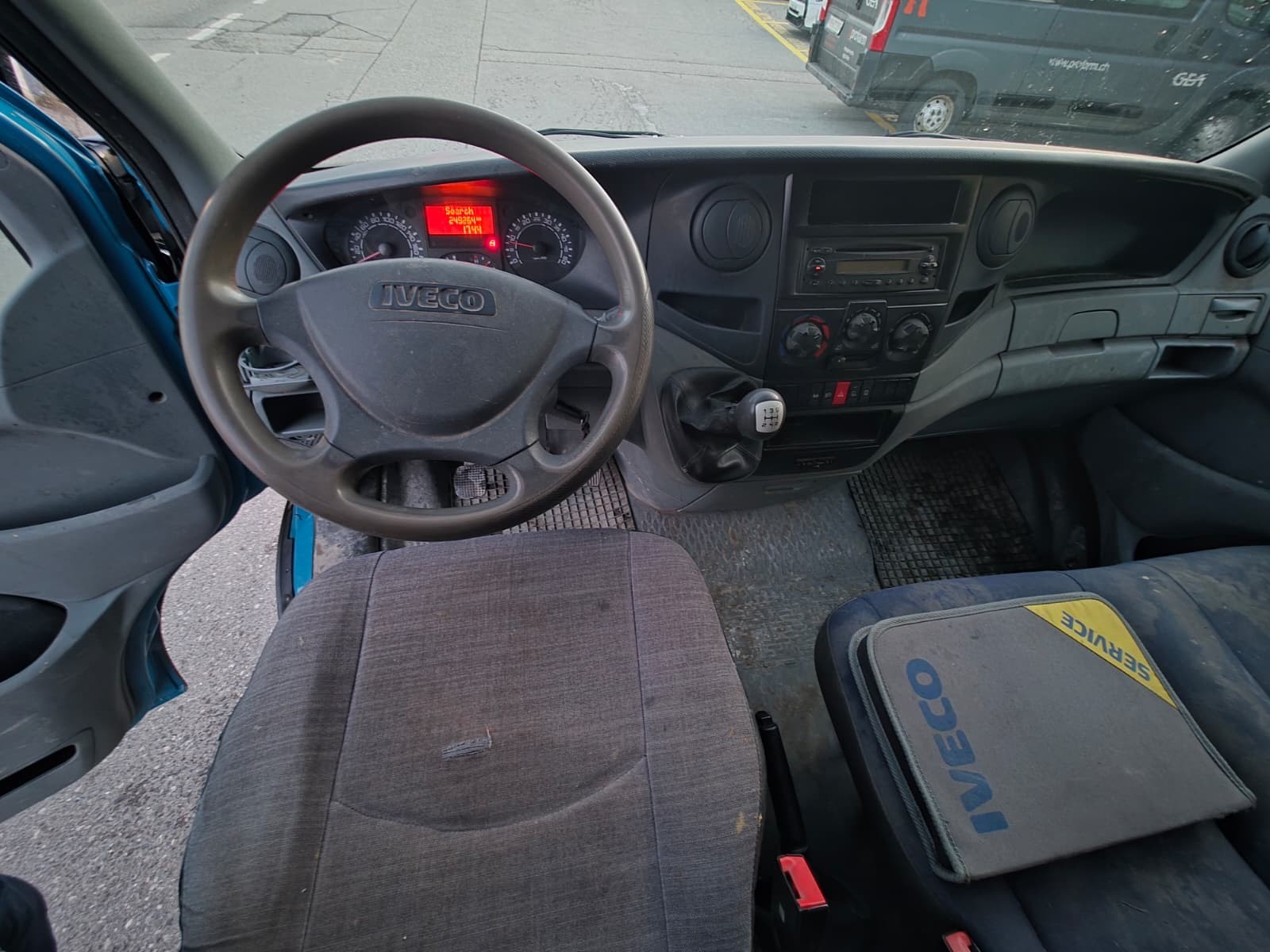 IVECO 29L14V fourgon 10'8m3 - H2 / L1-image-10