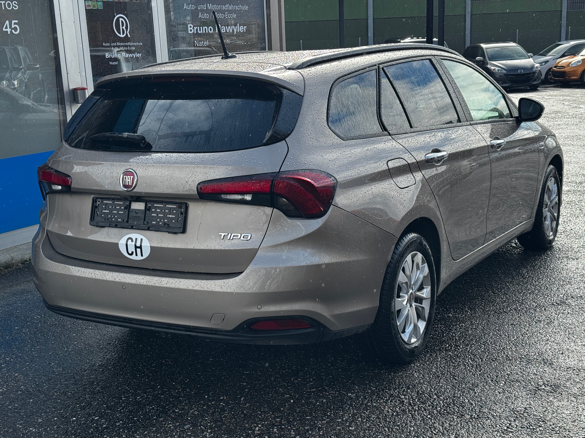 FIAT Tipo 1.6MJ Station Wagon Lounge DCT-image-3