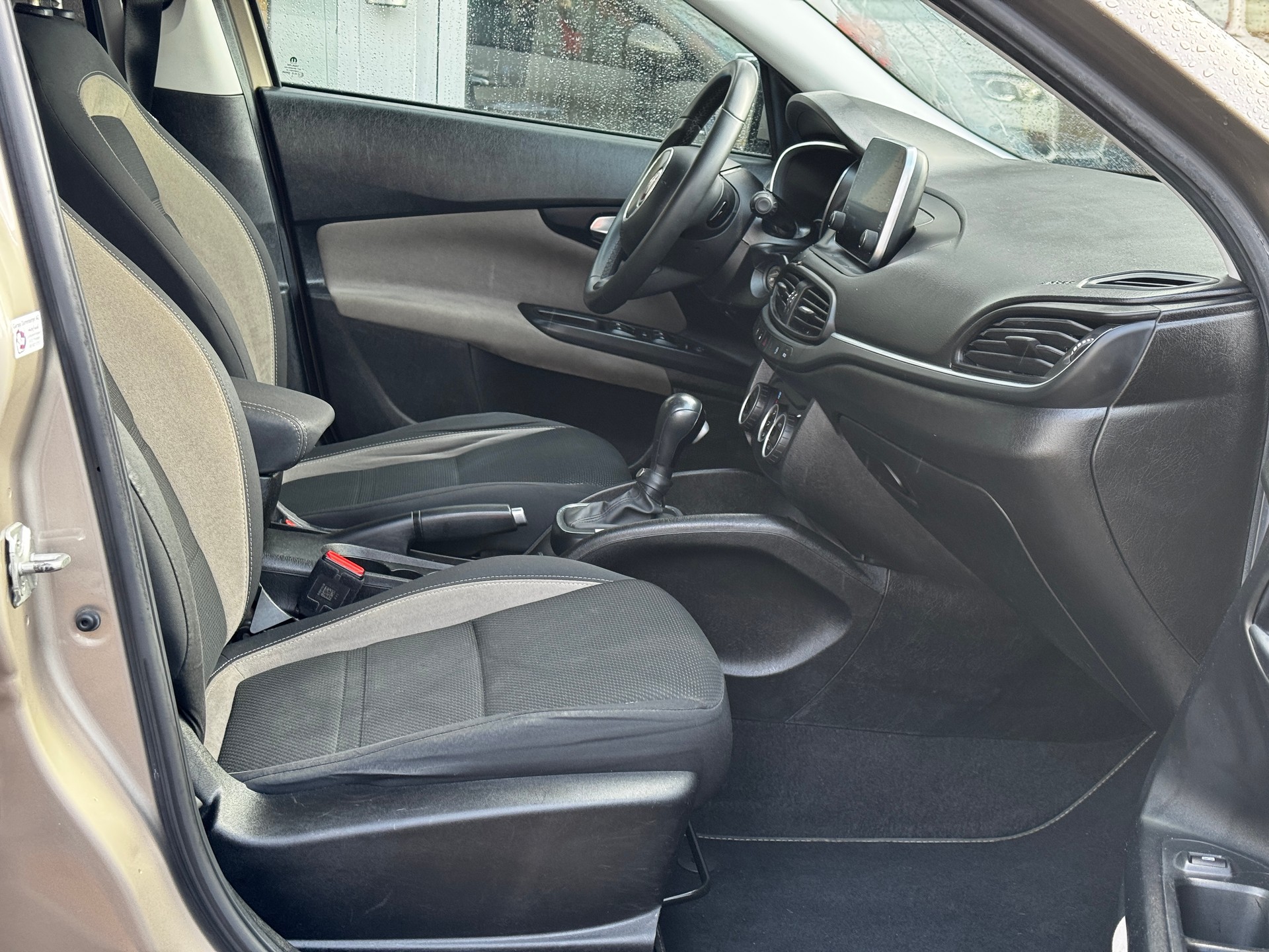FIAT Tipo 1.6MJ Station Wagon Lounge DCT-image-7