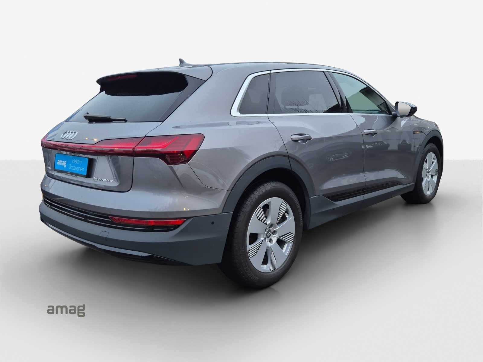 AUDI e-tron 55 quattro-image-5