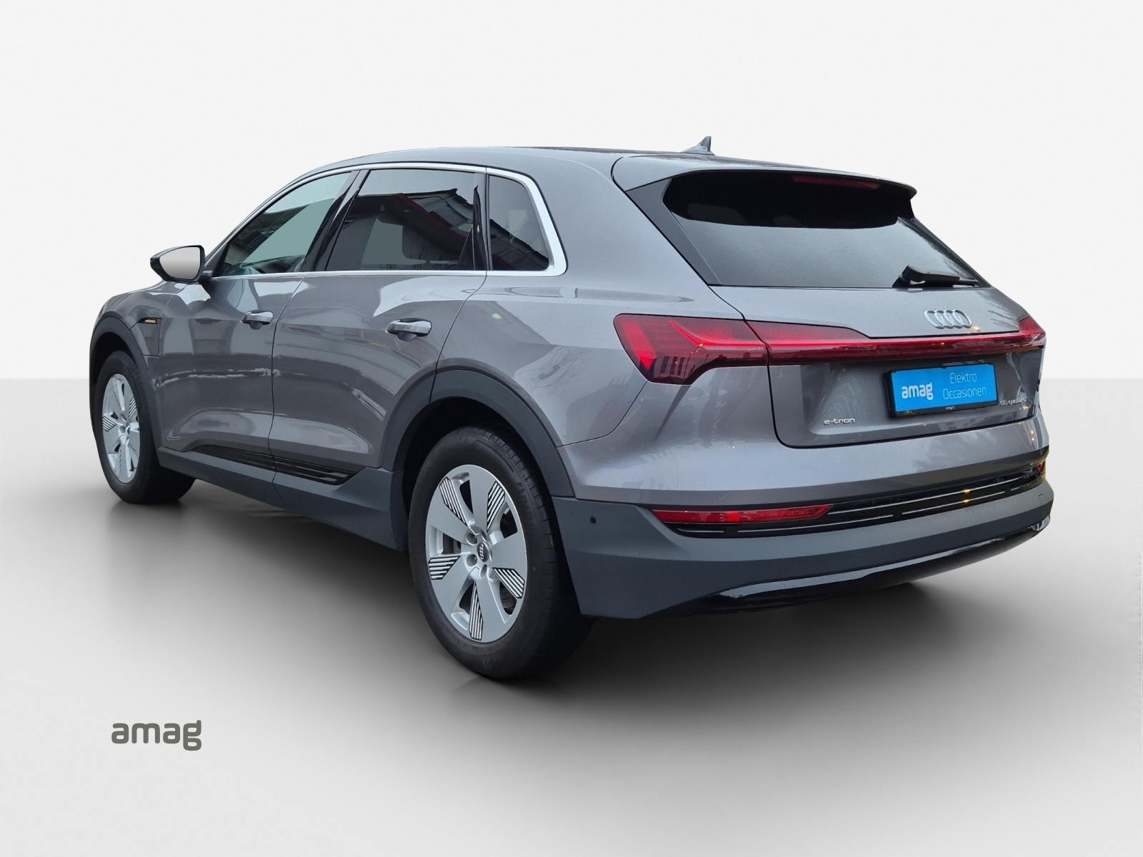 AUDI e-tron 55 quattro-image-3