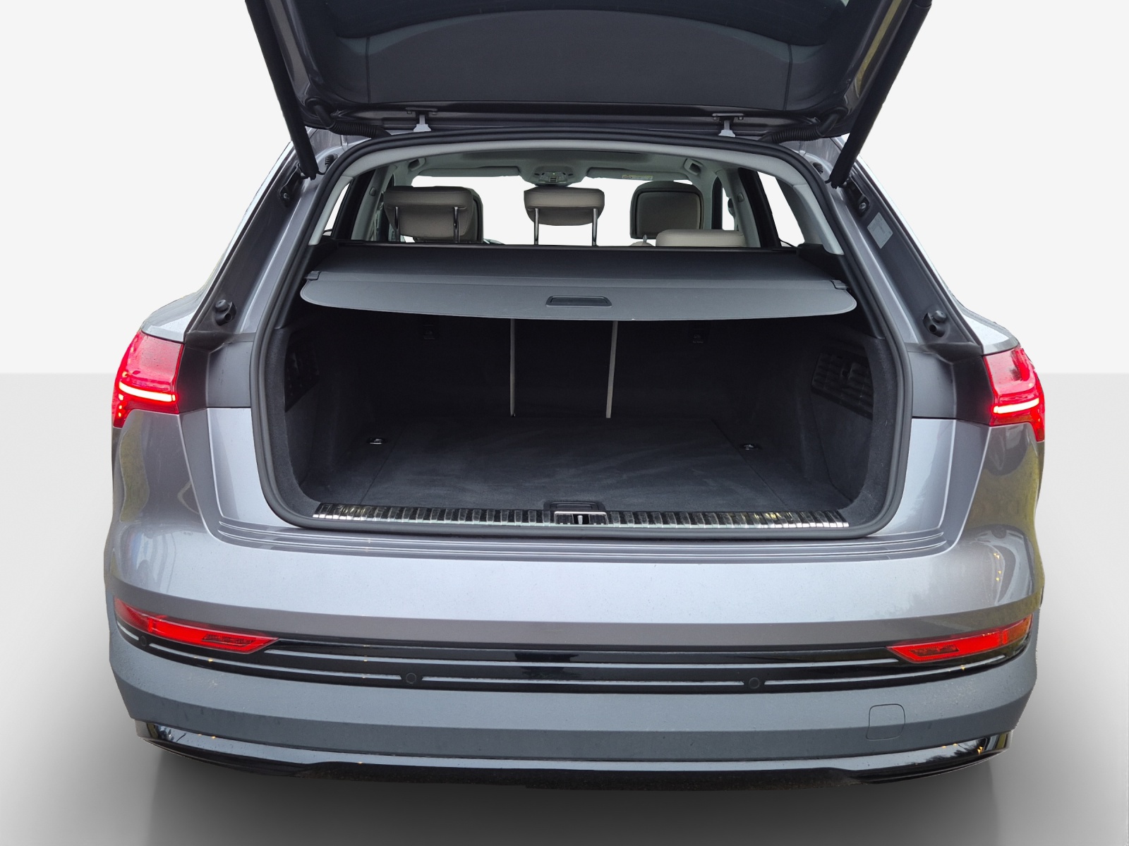 AUDI e-tron 55 quattro-image-13