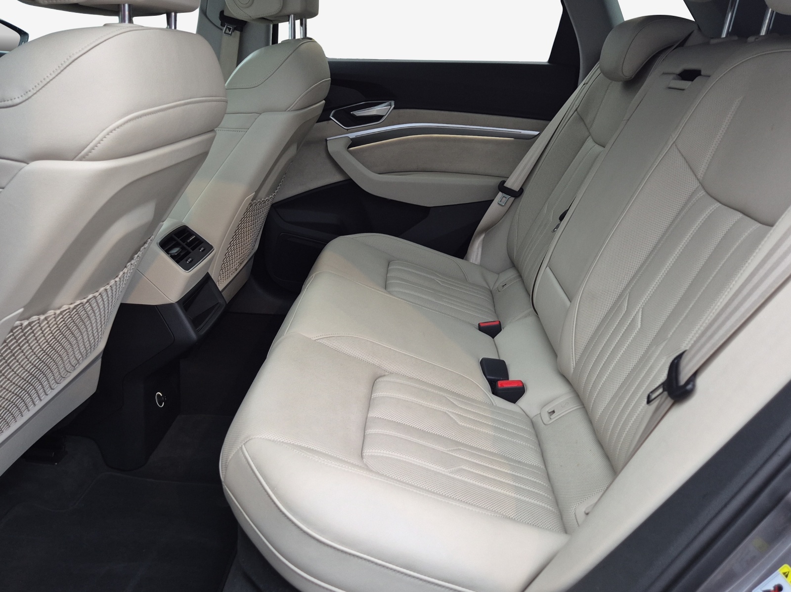 AUDI e-tron 55 quattro-image-12