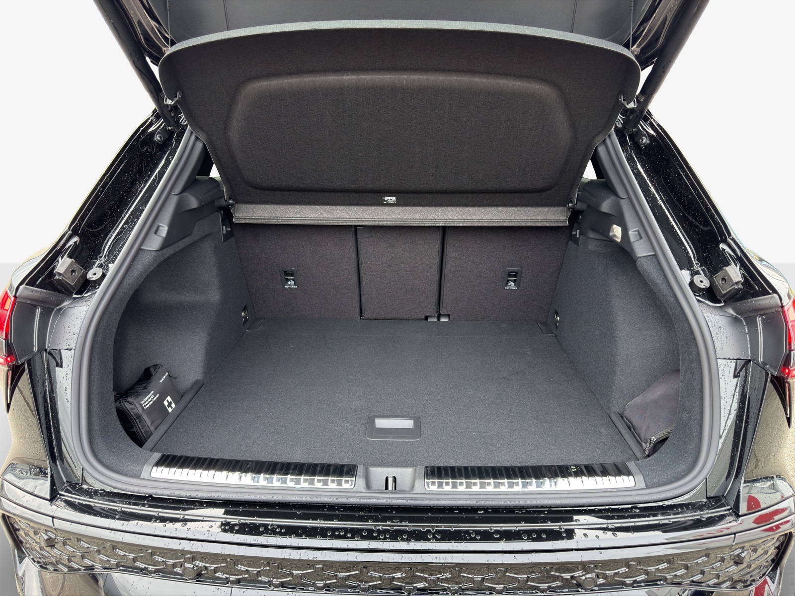 AUDI Q3 SUV TFSI quattro 195 kW S tronic-image-12