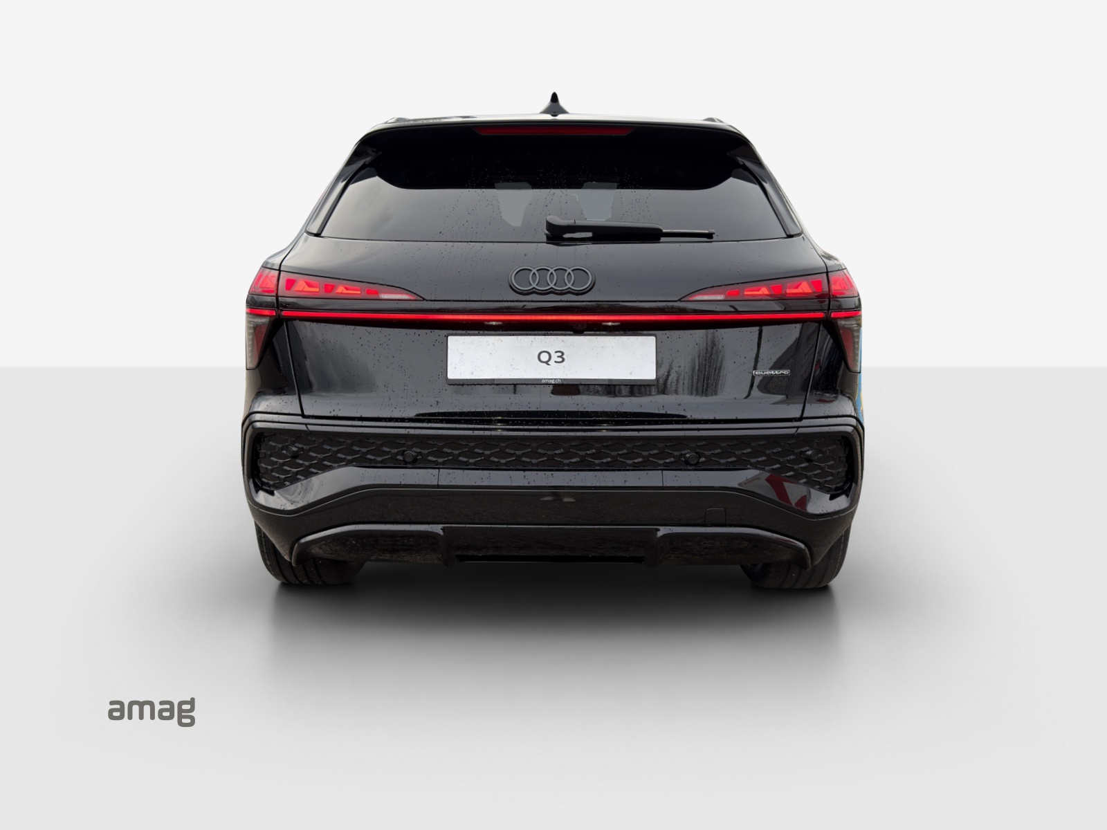 AUDI Q3 SUV TFSI quattro 195 kW S tronic-image-3