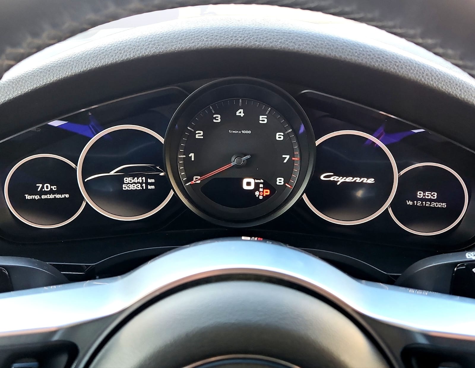 PORSCHE Cayenne-image-18