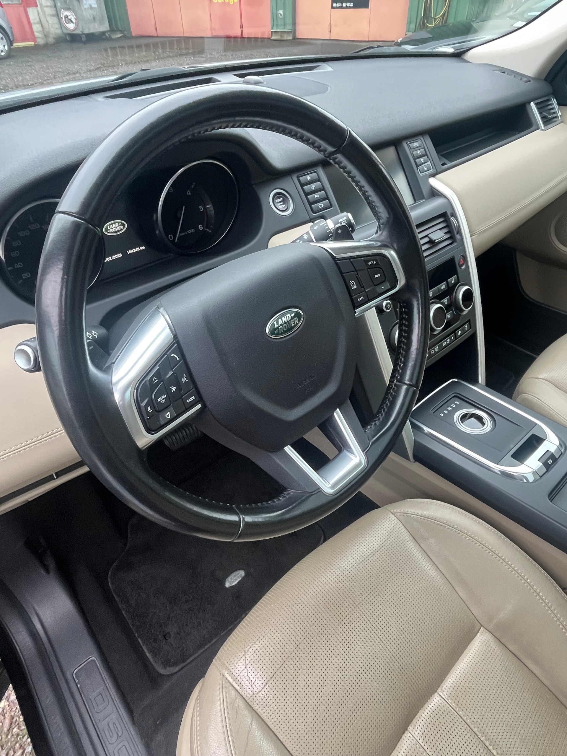 LAND ROVER Discovery Sport 2.2SD4 HSE AT9-image-4
