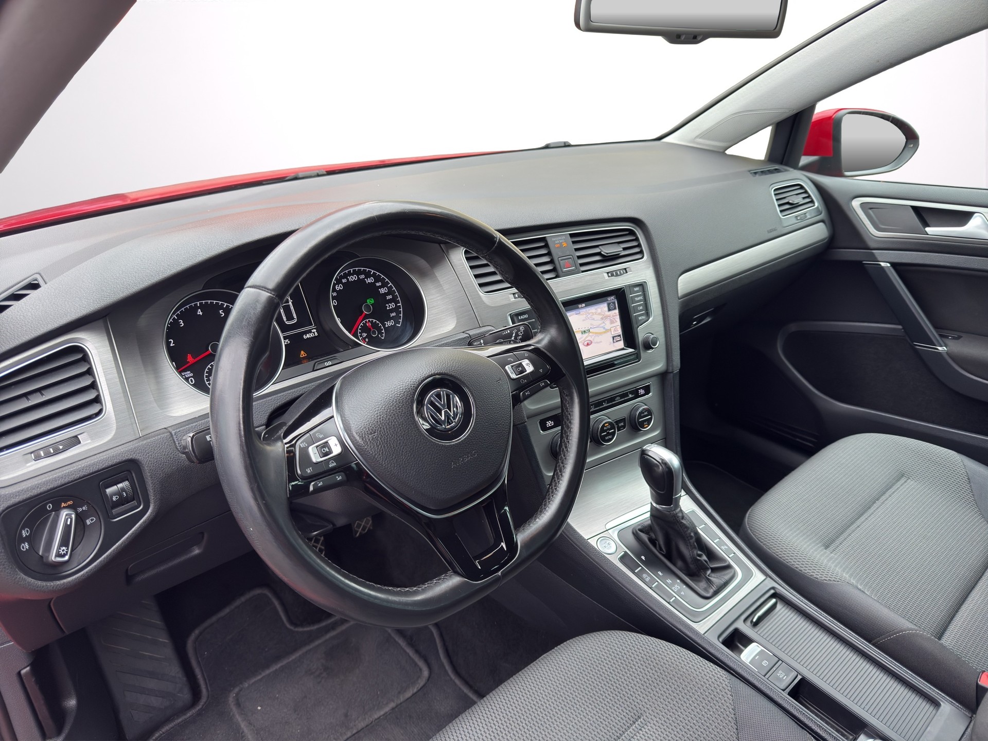 VW Golf Variant 1.4 TGI BlueMotion Comfortline DSG-image-10