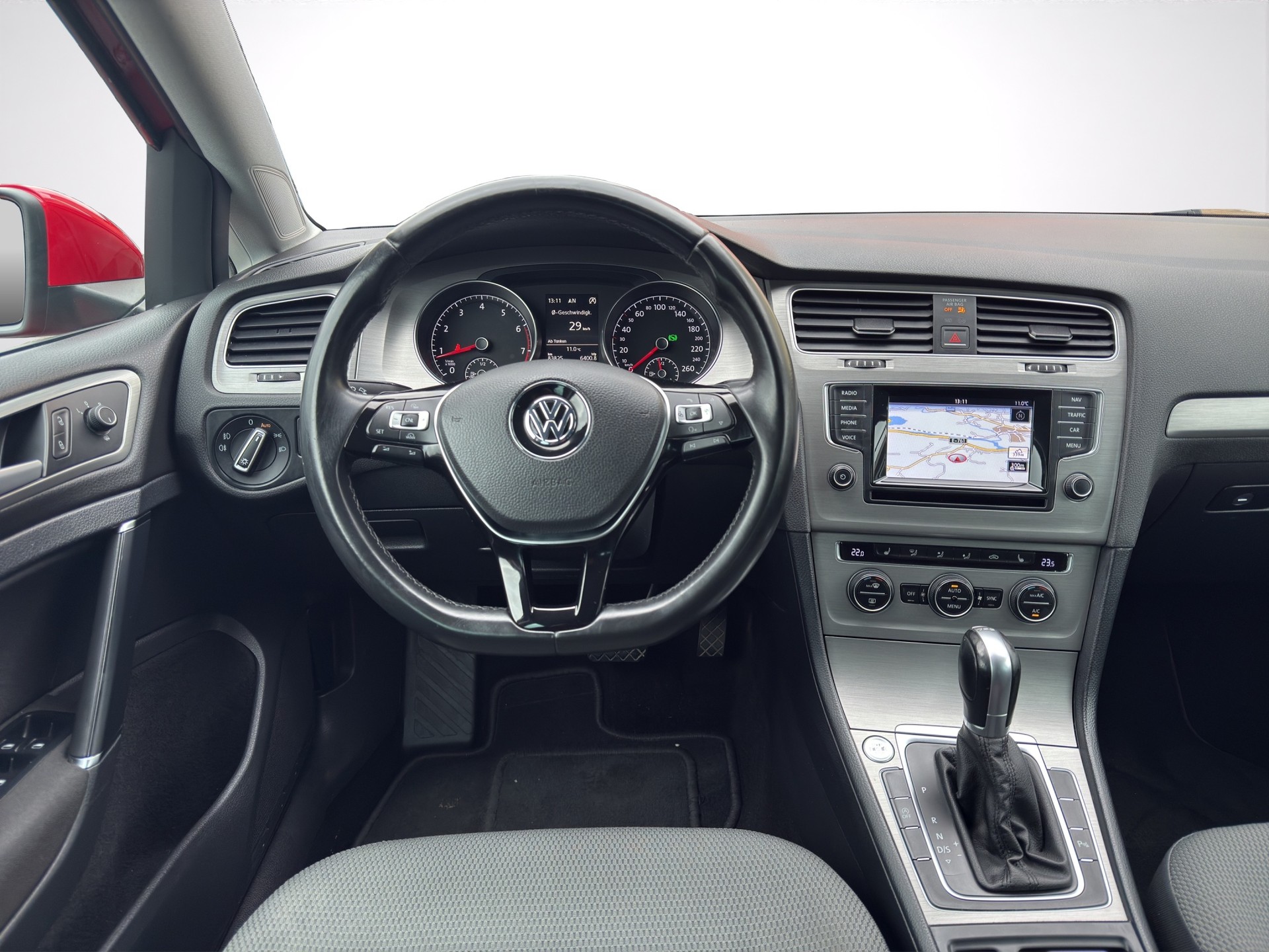 VW Golf Variant 1.4 TGI BlueMotion Comfortline DSG-image-12