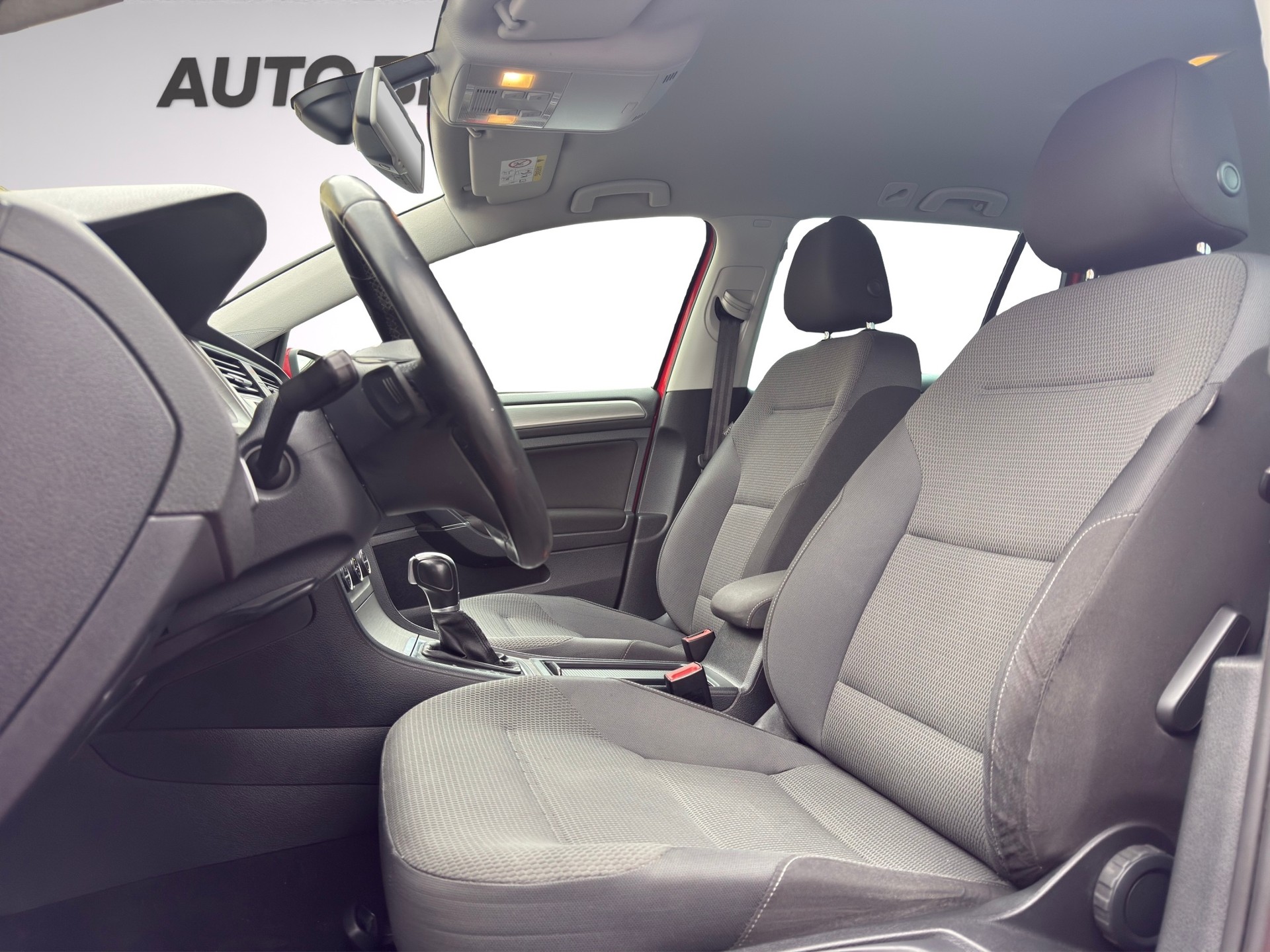 VW Golf Variant 1.4 TGI BlueMotion Comfortline DSG-image-9