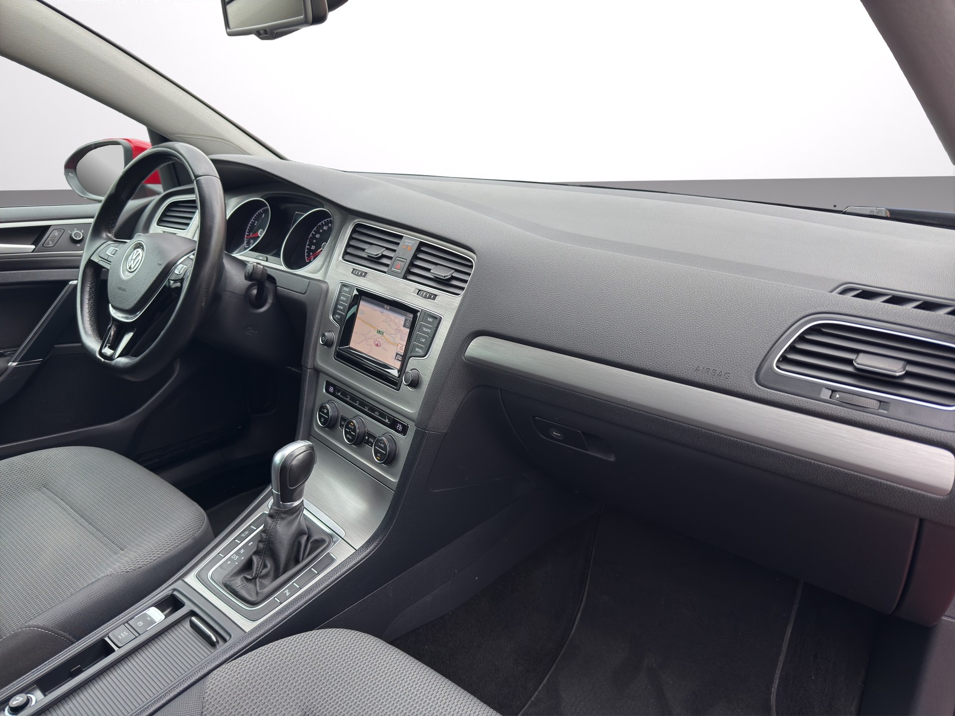 VW Golf Variant 1.4 TGI BlueMotion Comfortline DSG-image-13