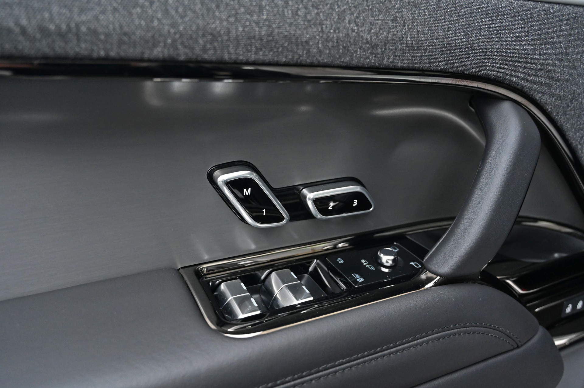 LAND ROVER Range Rover Sport D300 3.0 TD6 MHEV Dynamic SE Automatic Santorini Black-image-19