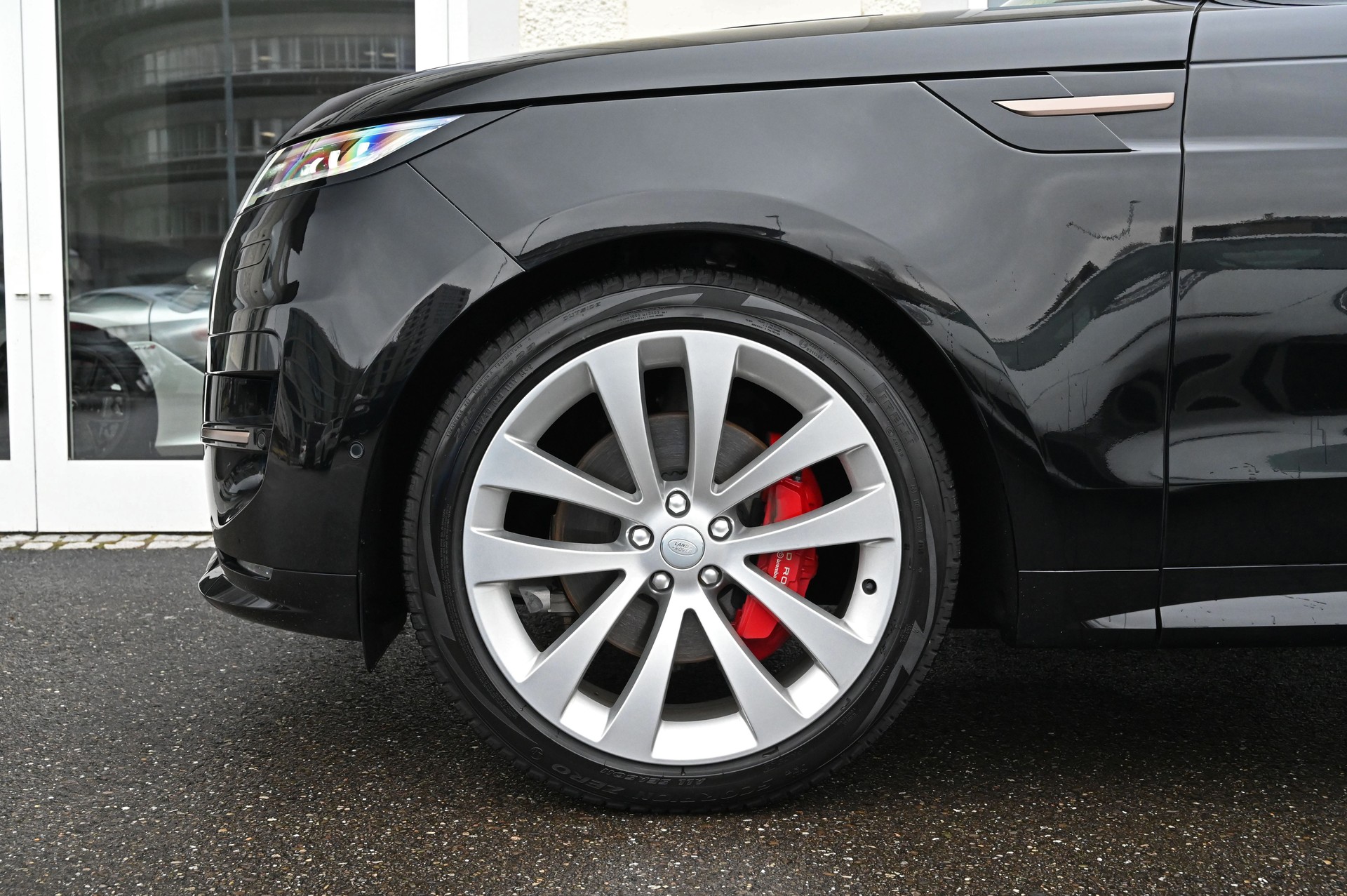 LAND ROVER Range Rover Sport D300 3.0 TD6 MHEV Dynamic SE Automatic Santorini Black-image-5