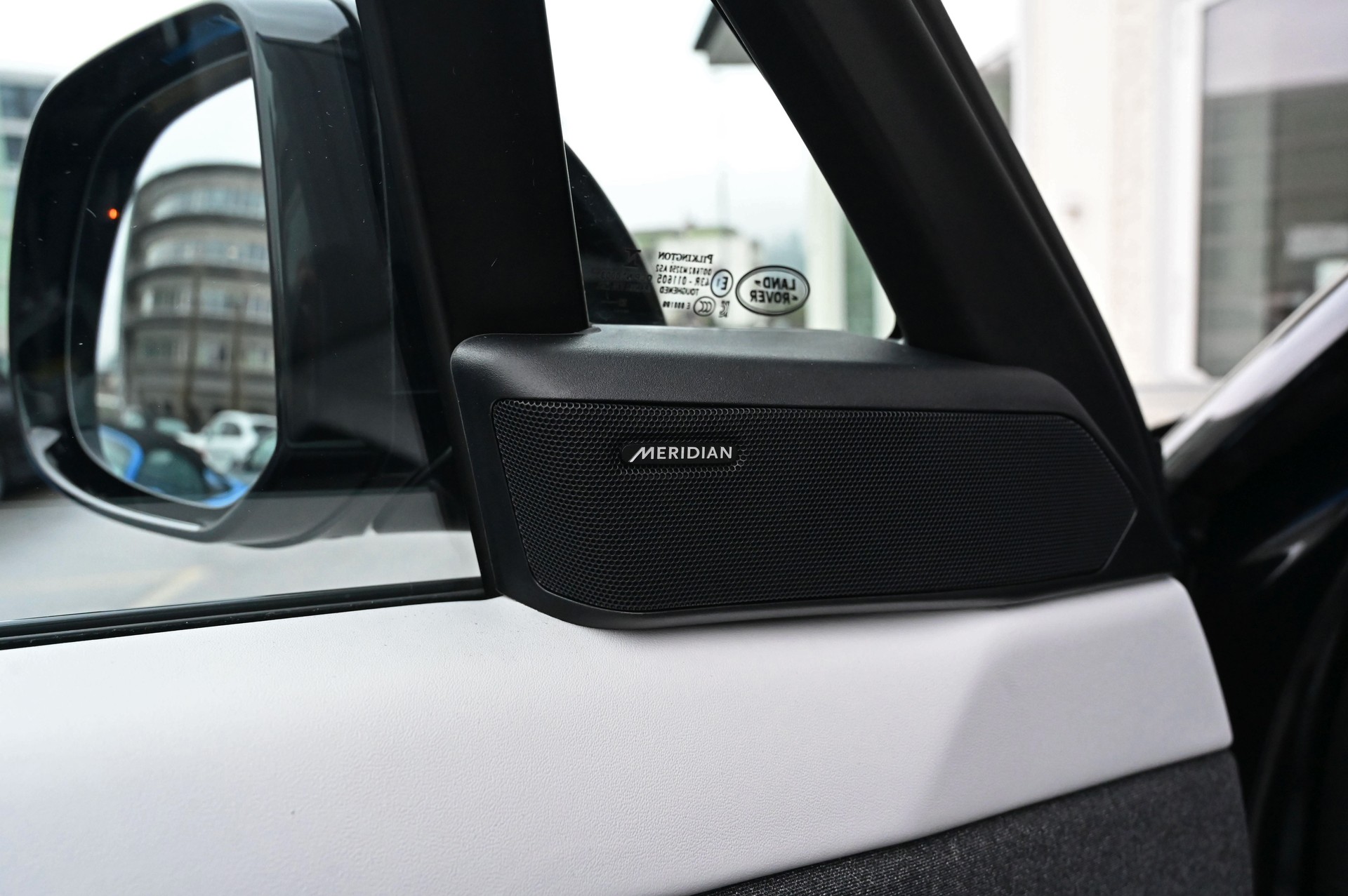 LAND ROVER Range Rover Sport D300 3.0 TD6 MHEV Dynamic SE Automatic Santorini Black-image-18