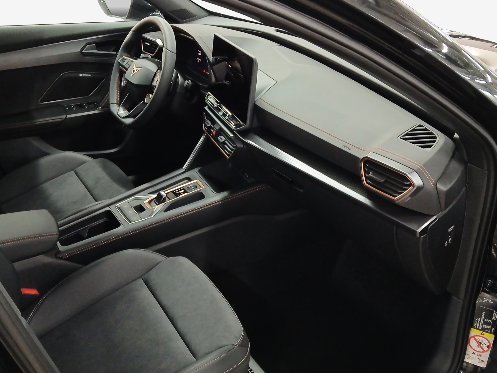 CUPRA Formentor 1.5 e-HYBRID pHEV VZ DSG-image-13