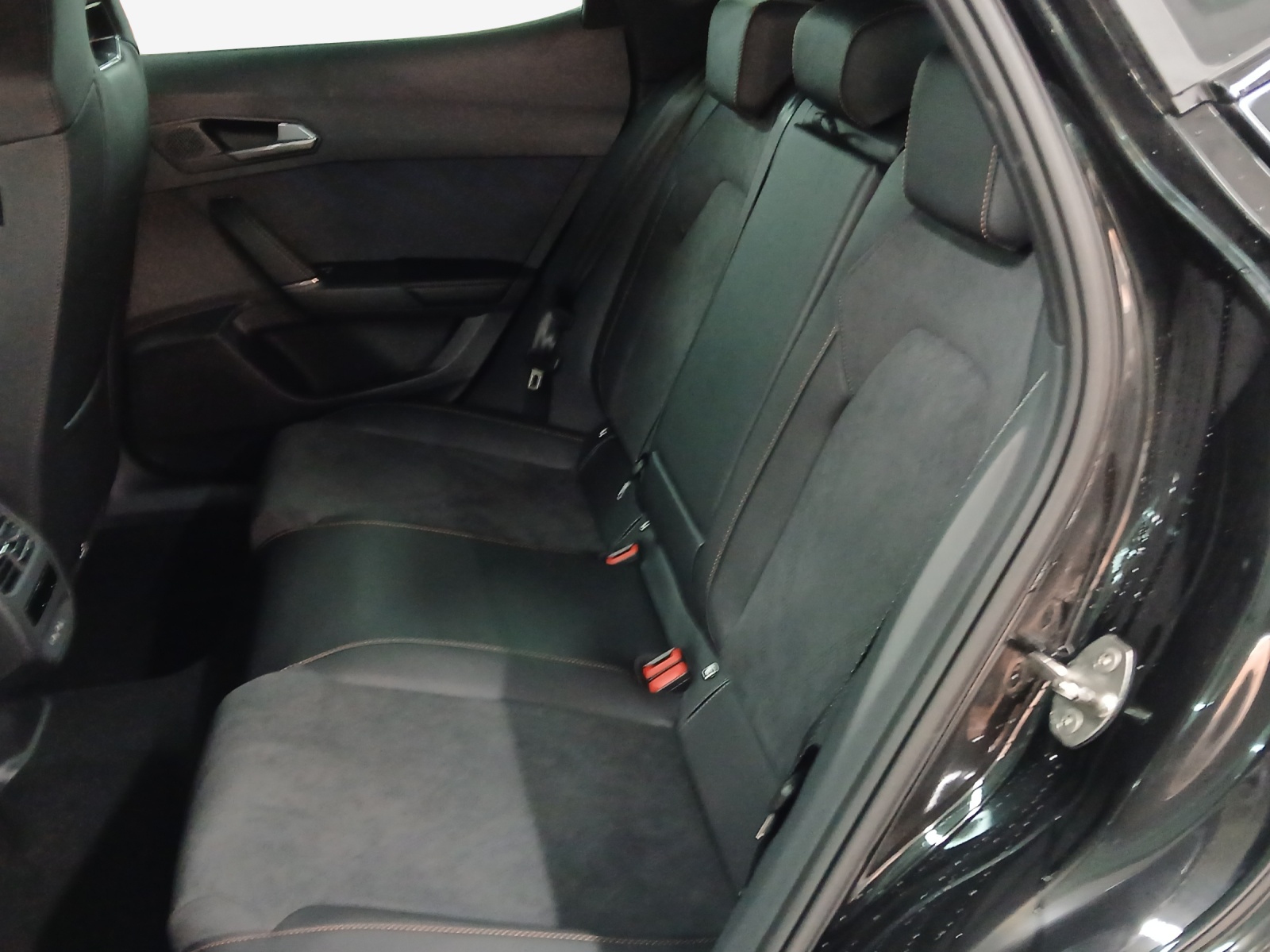 CUPRA Formentor 1.5 e-HYBRID pHEV VZ DSG-image-11