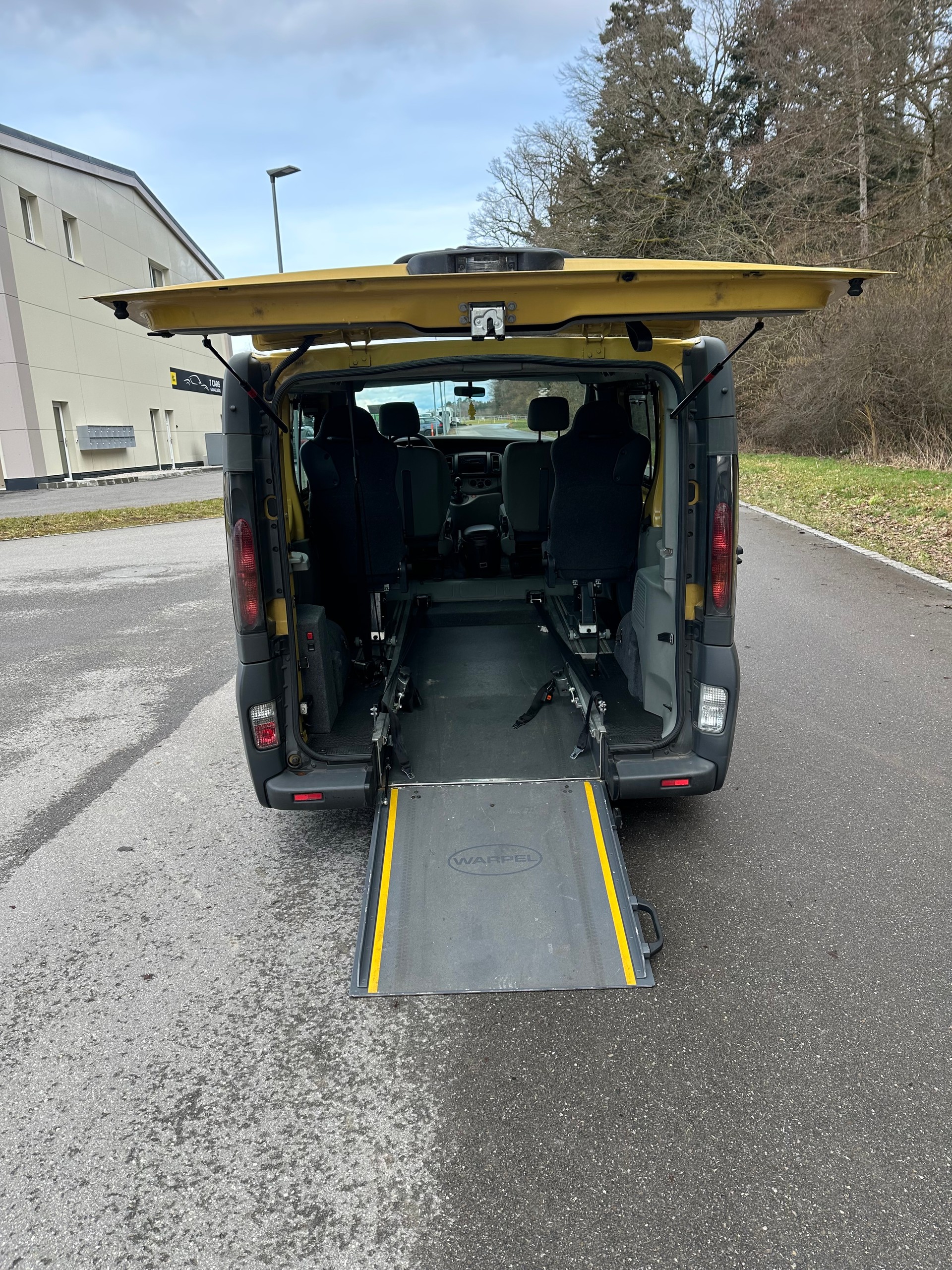 RENAULT Trafic 1.9 dCi 100 2.7t mit Rollstuhlrampe-image-5