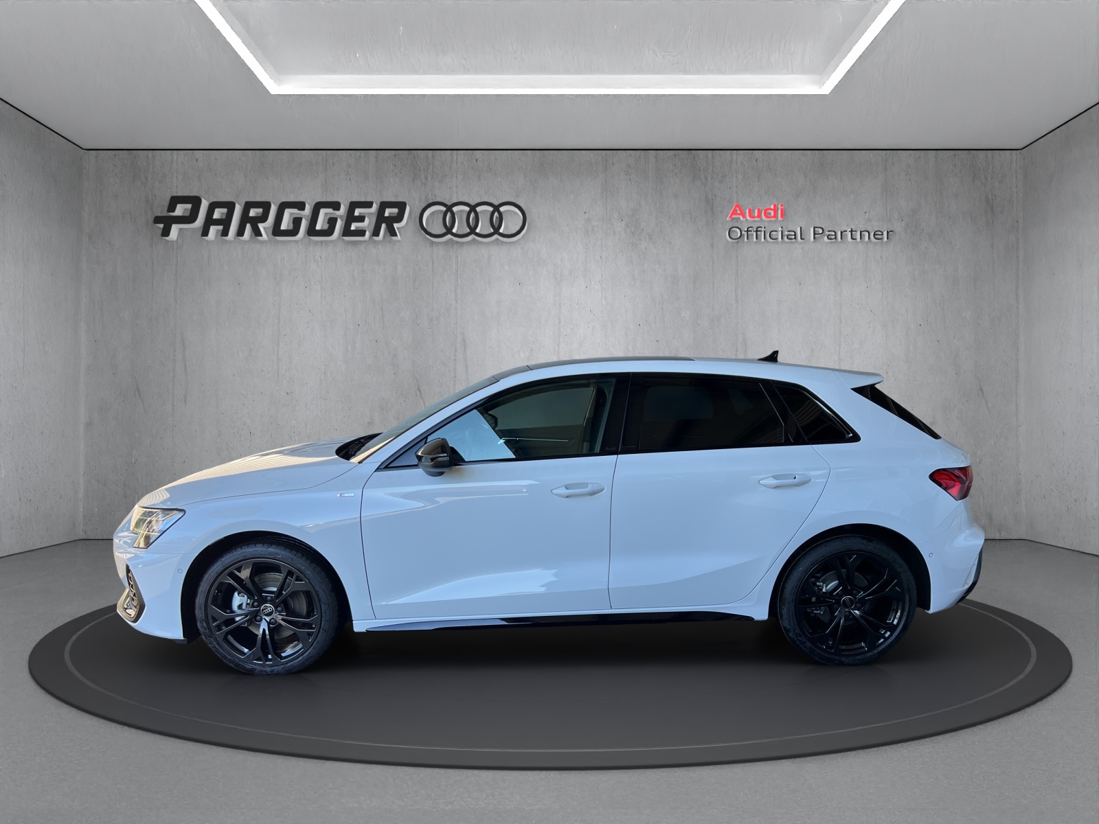 AUDI A3 Sportback TFSI 110 kW S line Attraction S tronic-image-2
