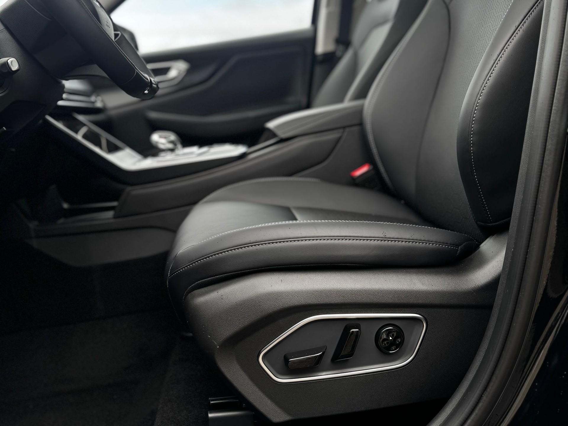 BAIC X7 1.5 Luxury-image-16