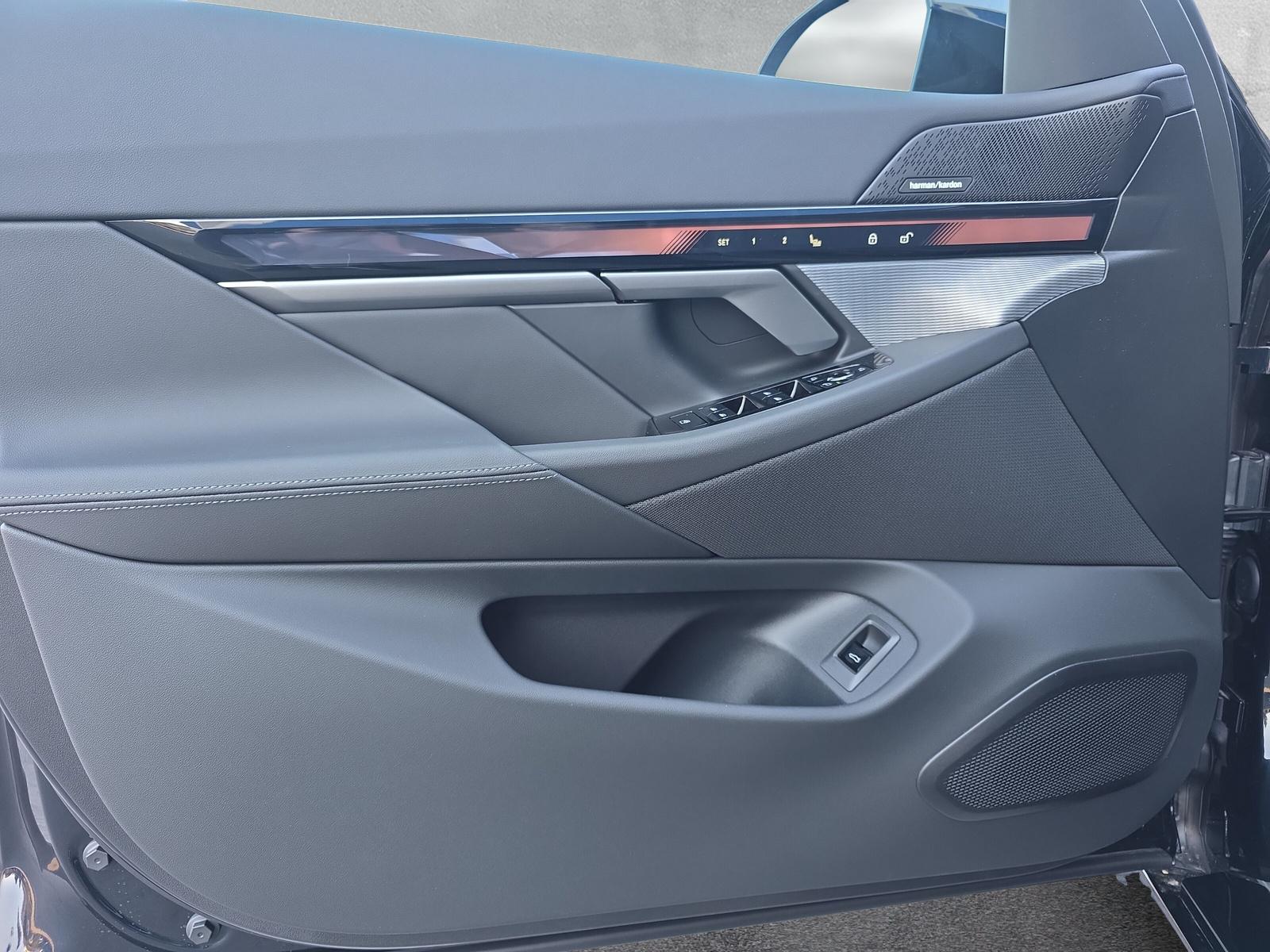 BMW 550e xDrive M Sport Pro-image-16