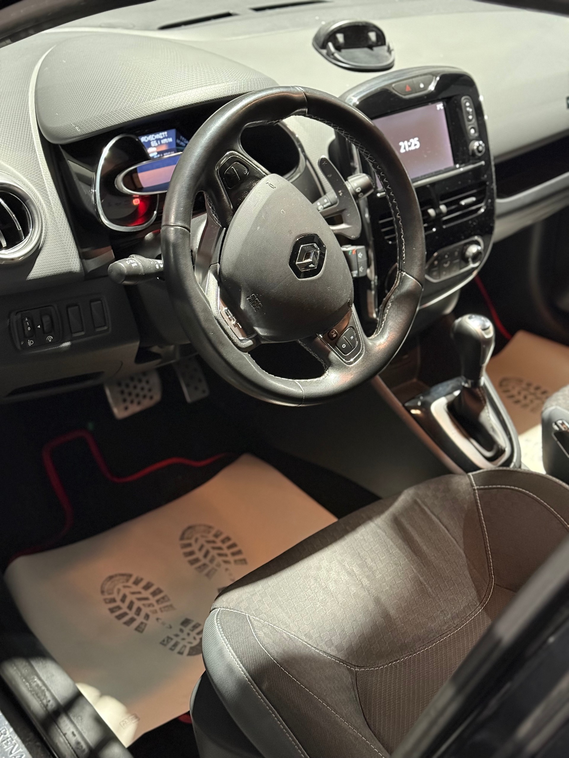 RENAULT Clio Grandtour 1.2 16V T GT EDC-image-6