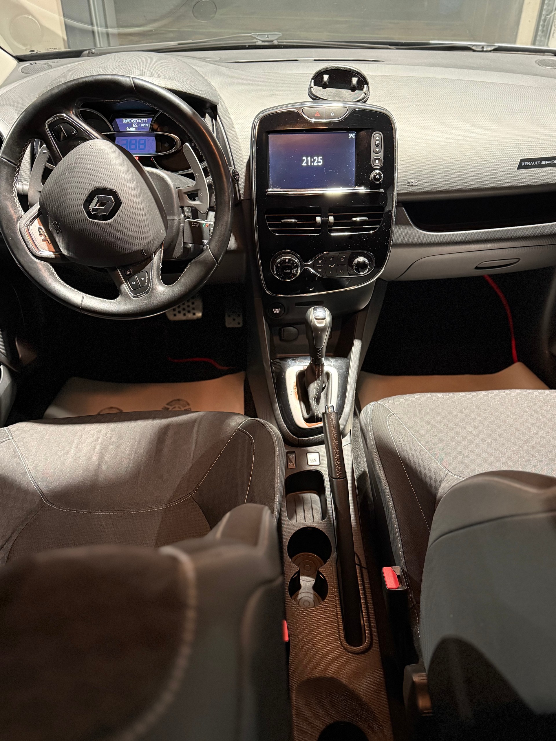 RENAULT Clio Grandtour 1.2 16V T GT EDC-image-10