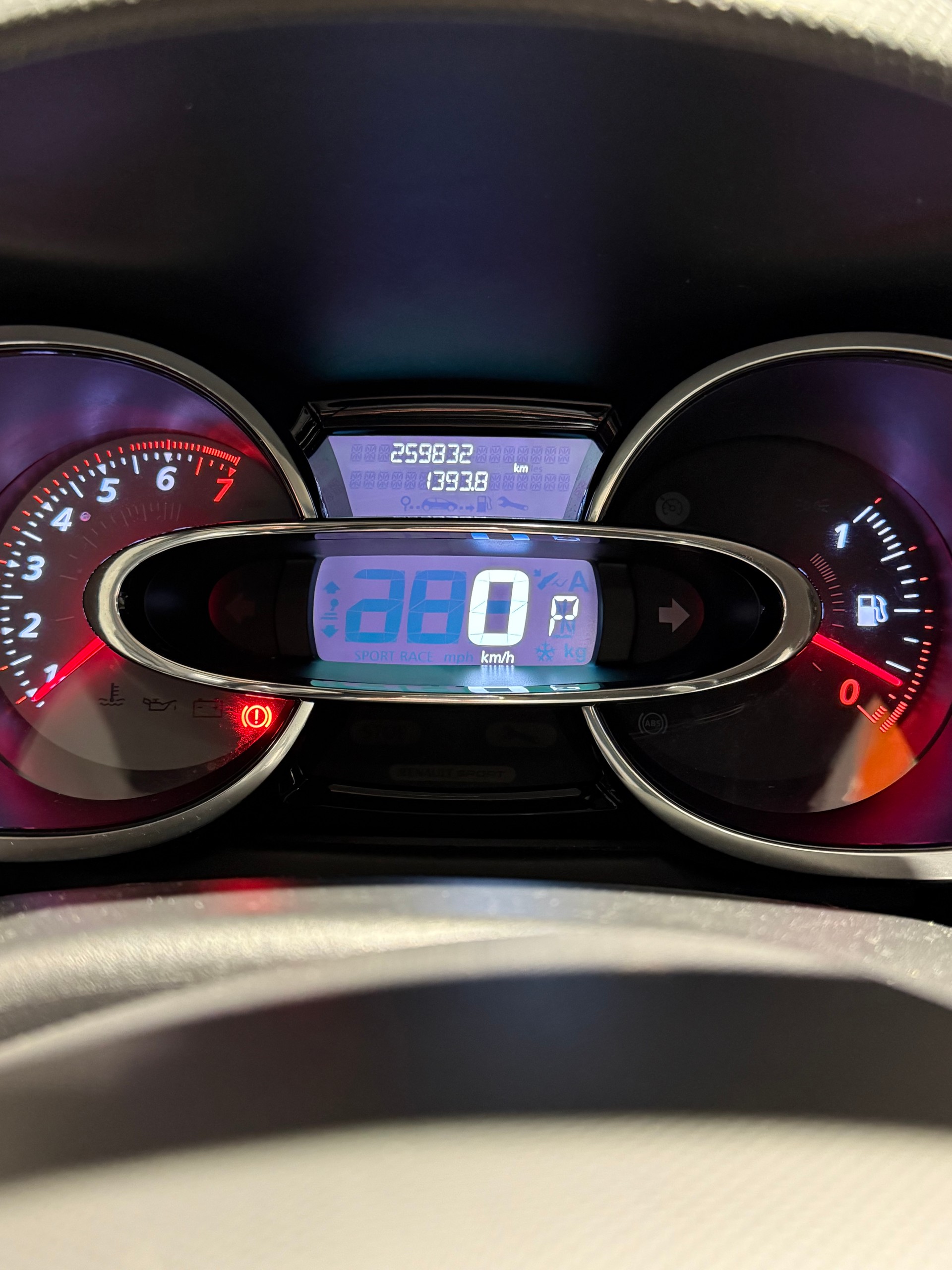 RENAULT Clio Grandtour 1.2 16V T GT EDC-image-11