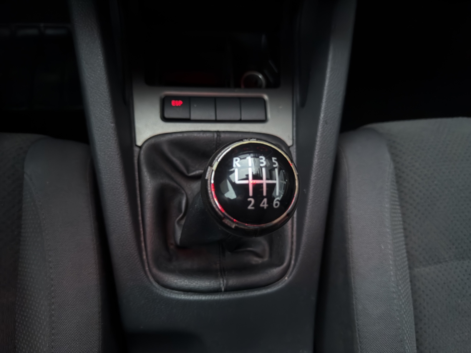 VW Golf 2.0 FSI Comfortline-image-21