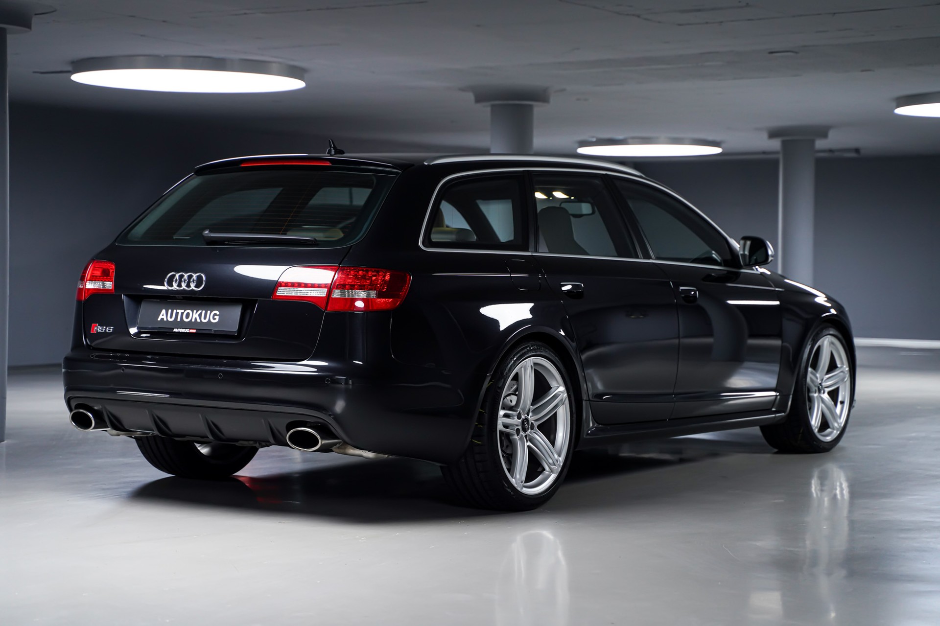 AUDI RS6 Avant 5.0 TFSI V10 quattro tiptronic-image-4