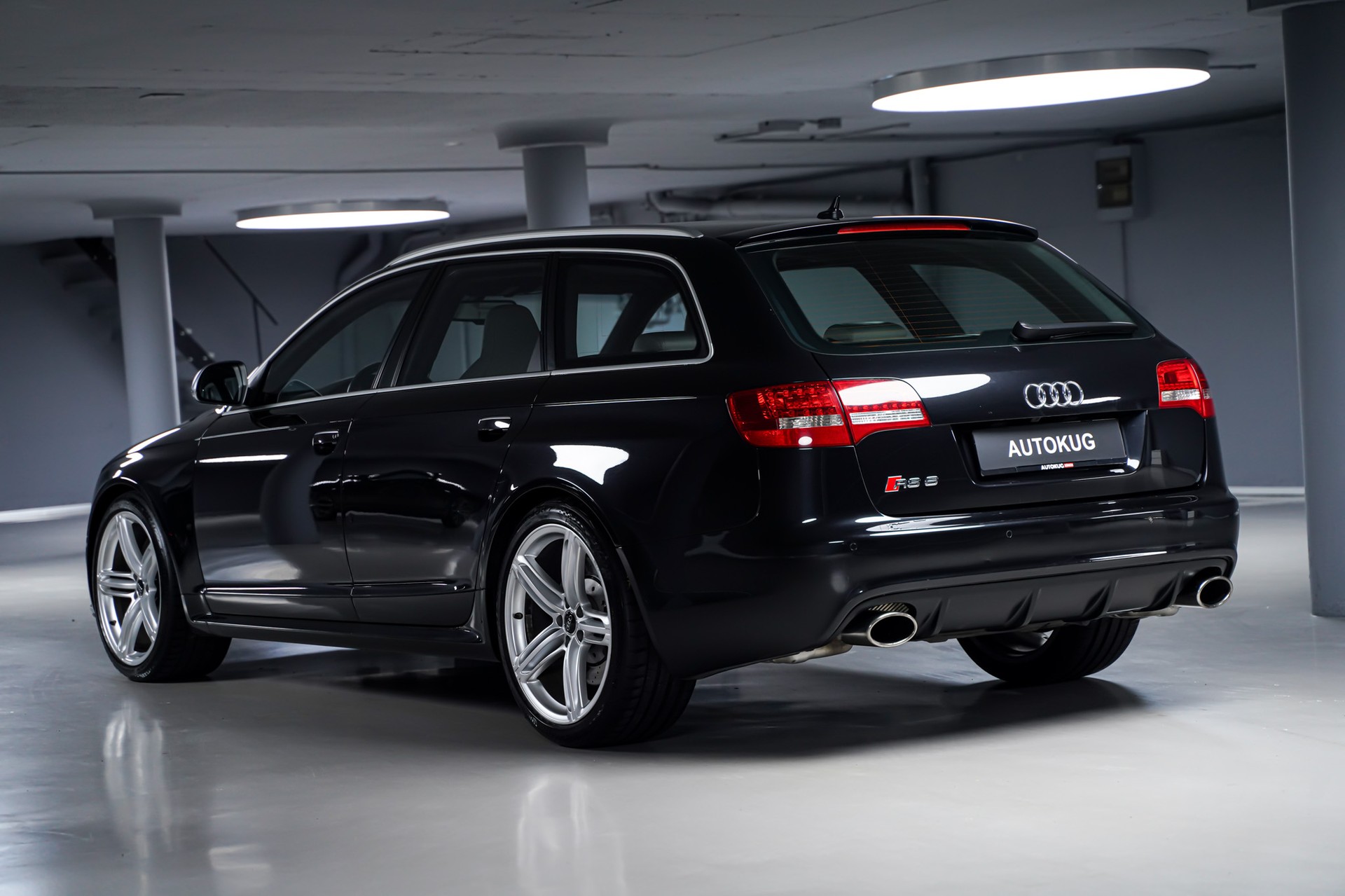 AUDI RS6 Avant 5.0 TFSI V10 quattro tiptronic-image-6