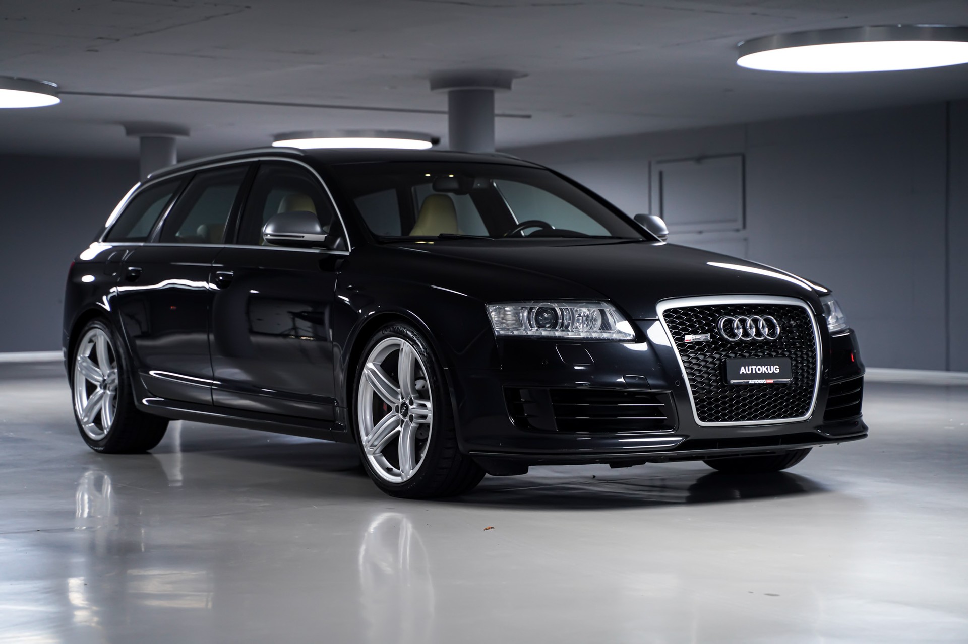AUDI RS6 Avant 5.0 TFSI V10 quattro tiptronic-image-2