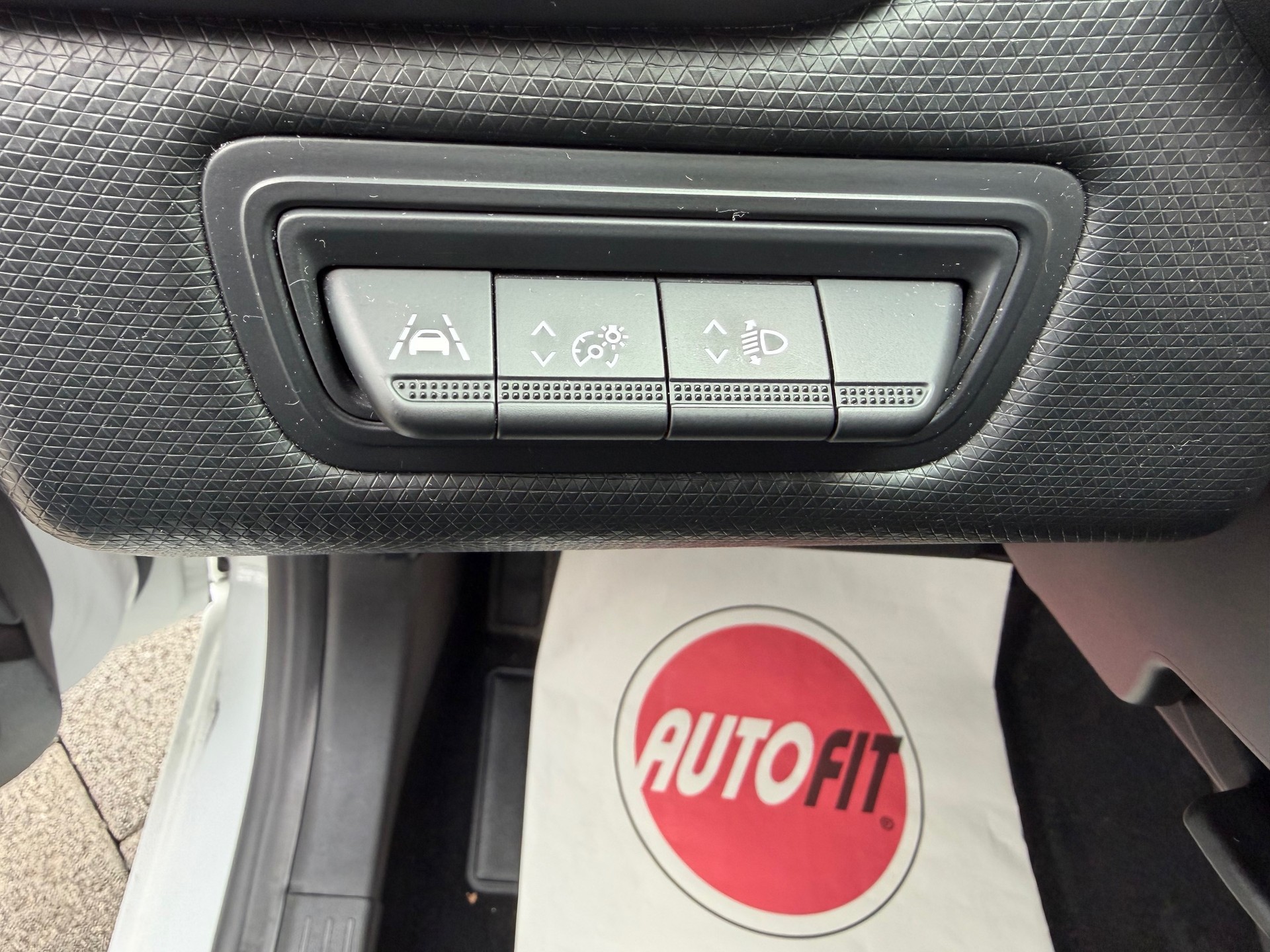 RENAULT Clio 1.0 Business-image-10