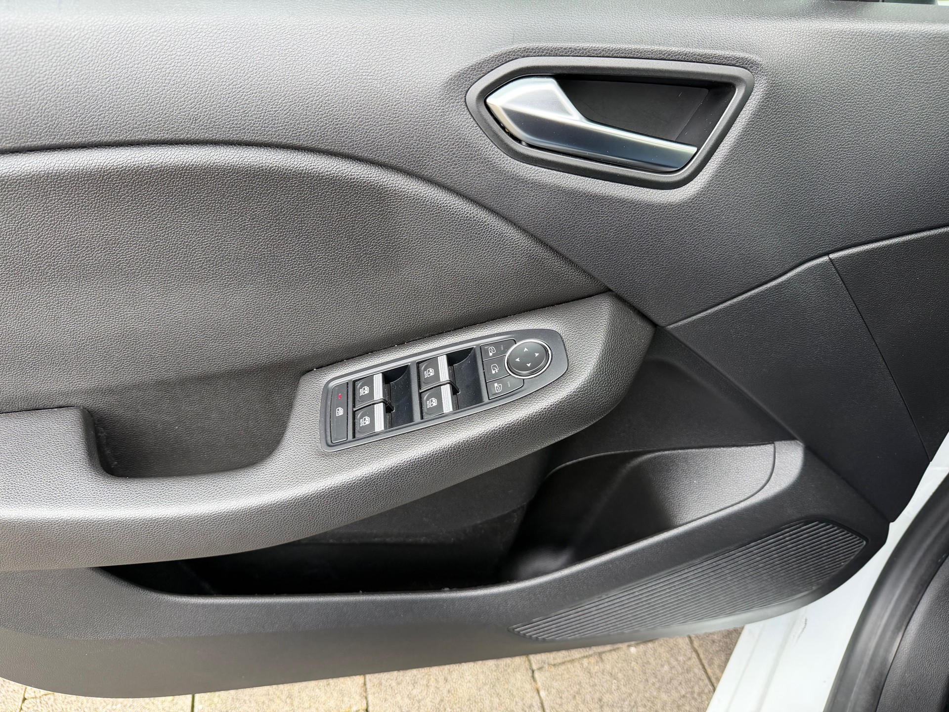 RENAULT Clio 1.0 Business-image-13