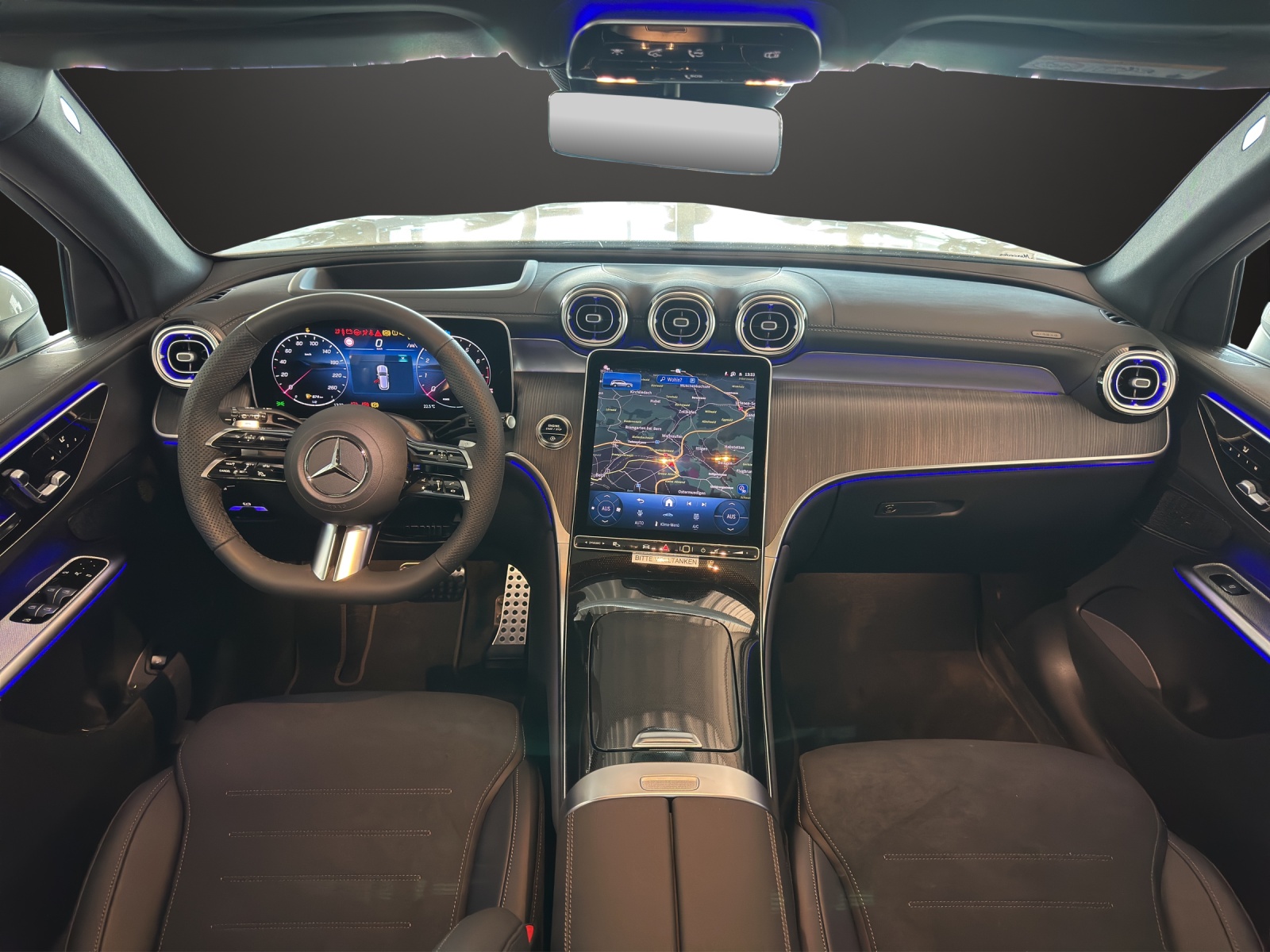 MERCEDES-BENZ GLC 300 4Matic 9G-Tronic AMG Line-image-9