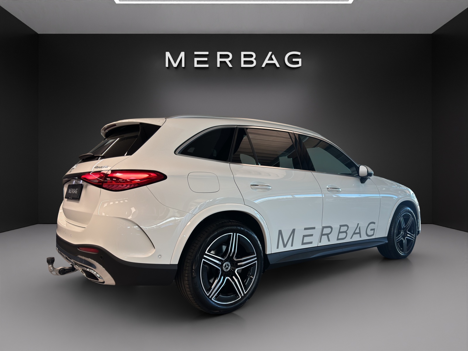 MERCEDES-BENZ GLC 300 4Matic 9G-Tronic AMG Line-image-5
