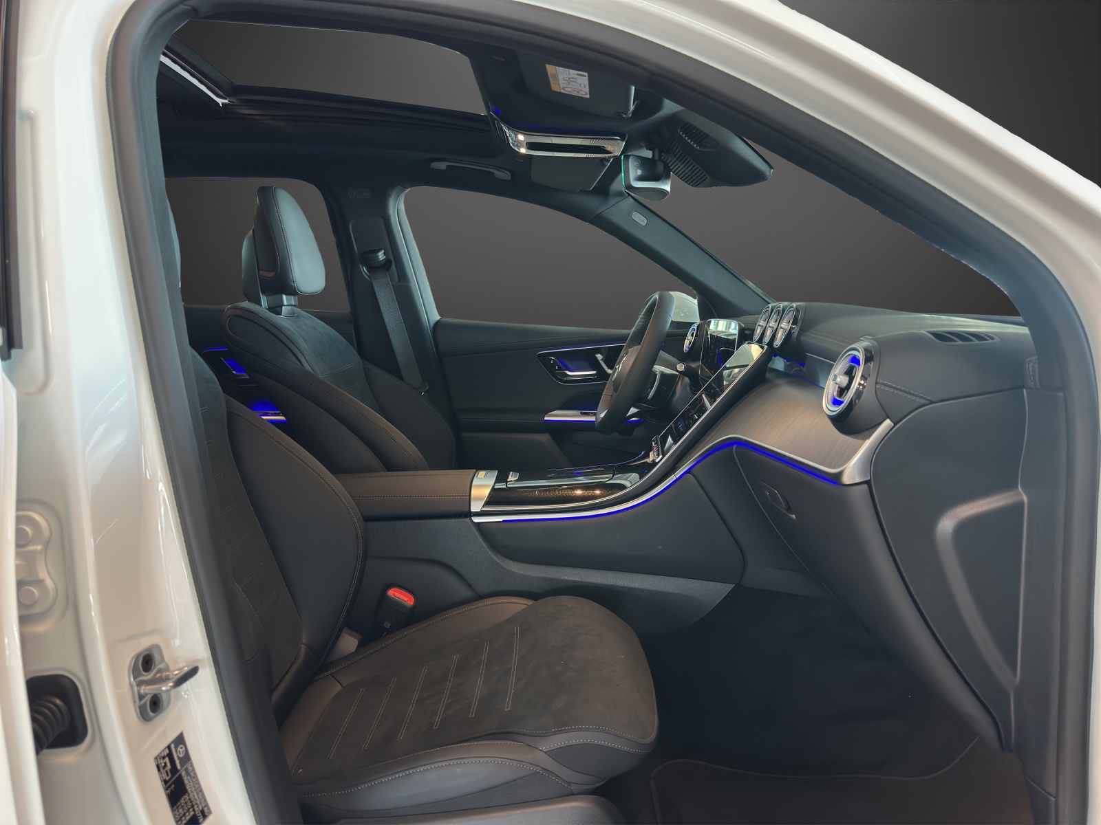 MERCEDES-BENZ GLC 300 4Matic 9G-Tronic AMG Line-image-10