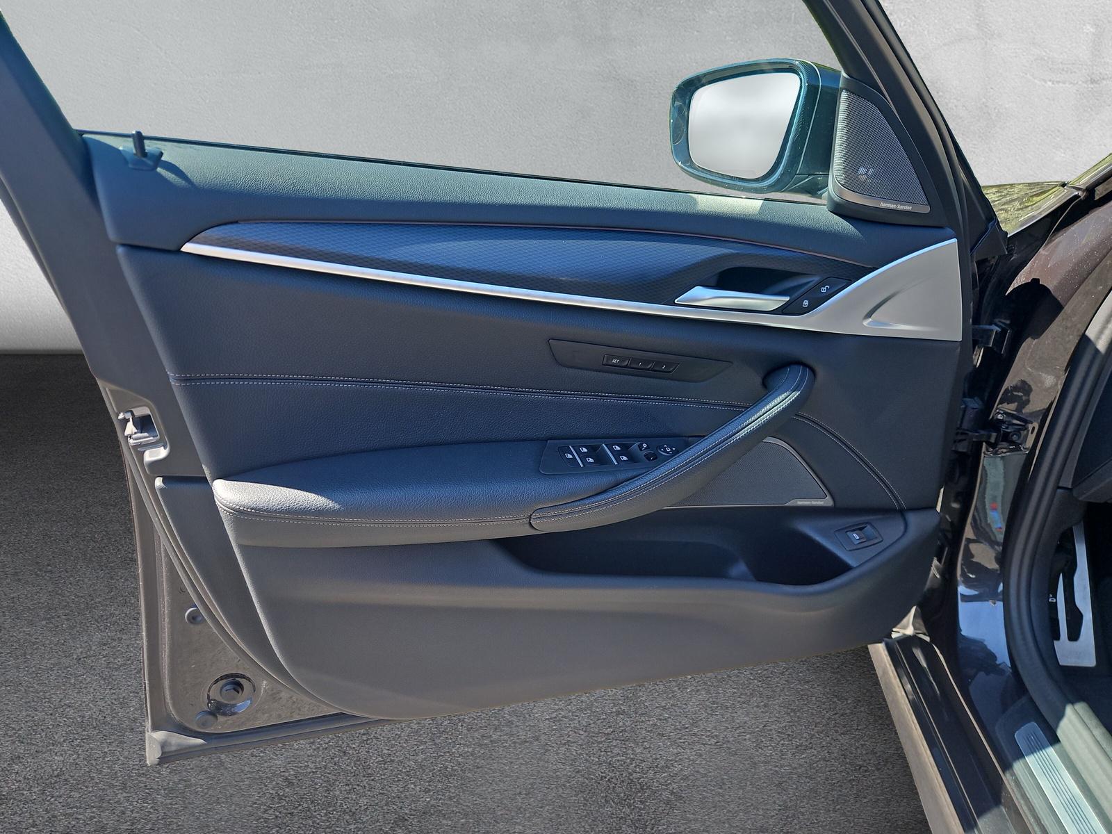 BMW 530d xDrive 48VTouring Pure M Sport (CH)-image-16