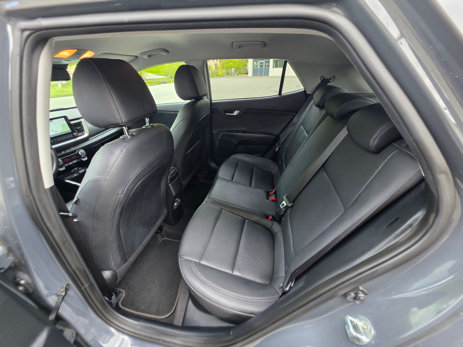 KIA Stonic 1.0 T-GDI MHEV Style DCT-image-21